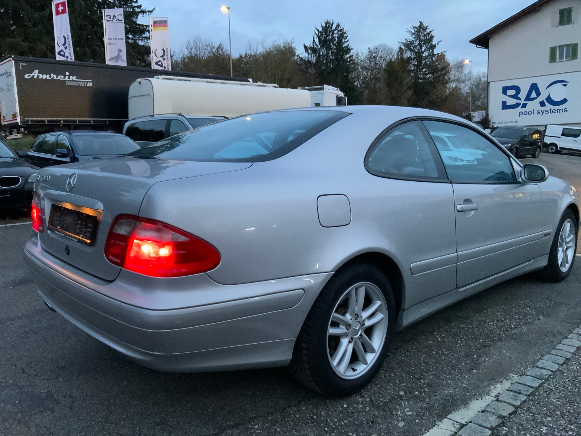 MERCEDES-BENZ CLK 320 Avantgarde Automatic-image-3