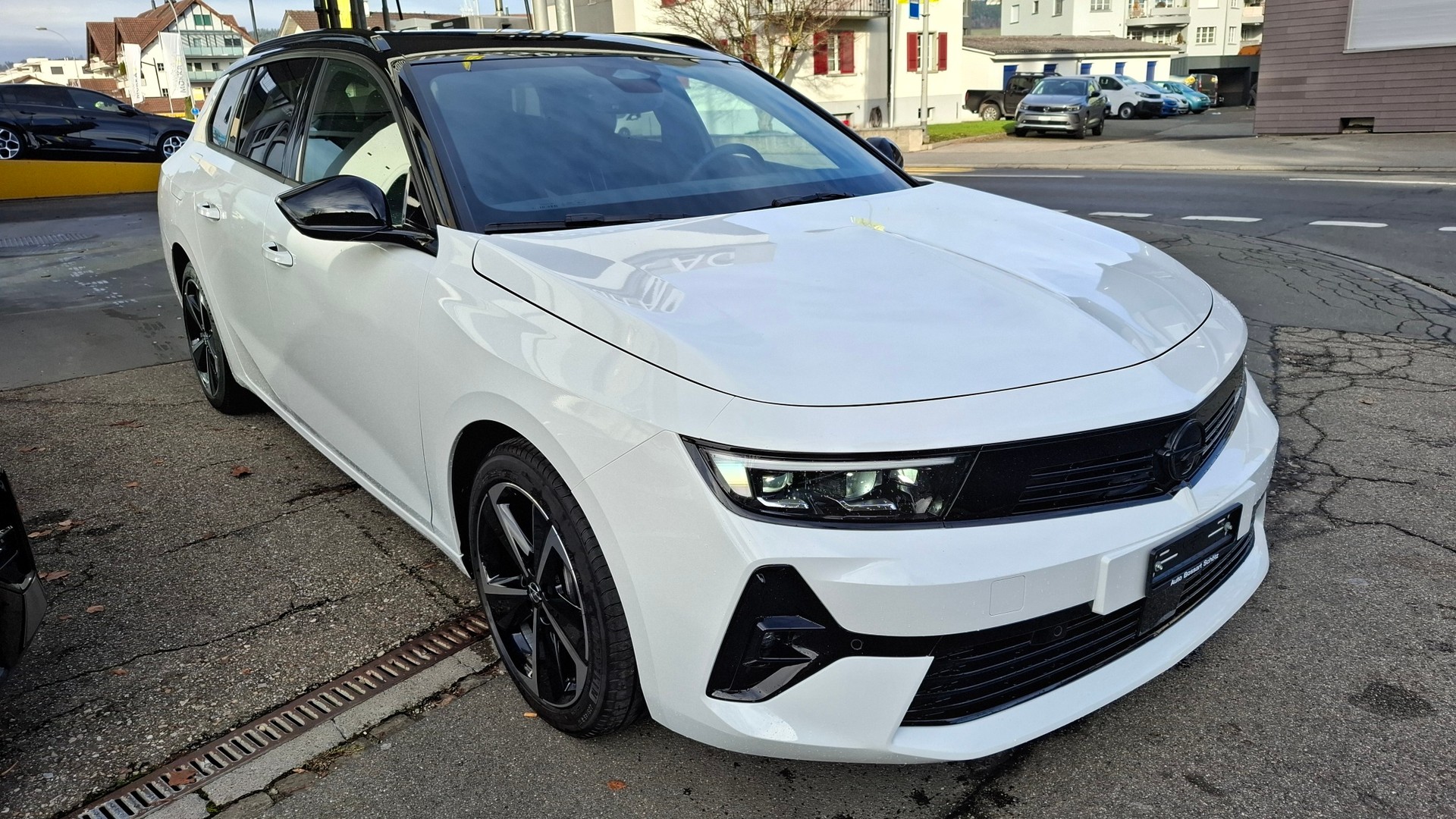 OPEL Astra Sports Tourer 1.6 PHEV Turbo Swiss Plus A-showroom-element-1