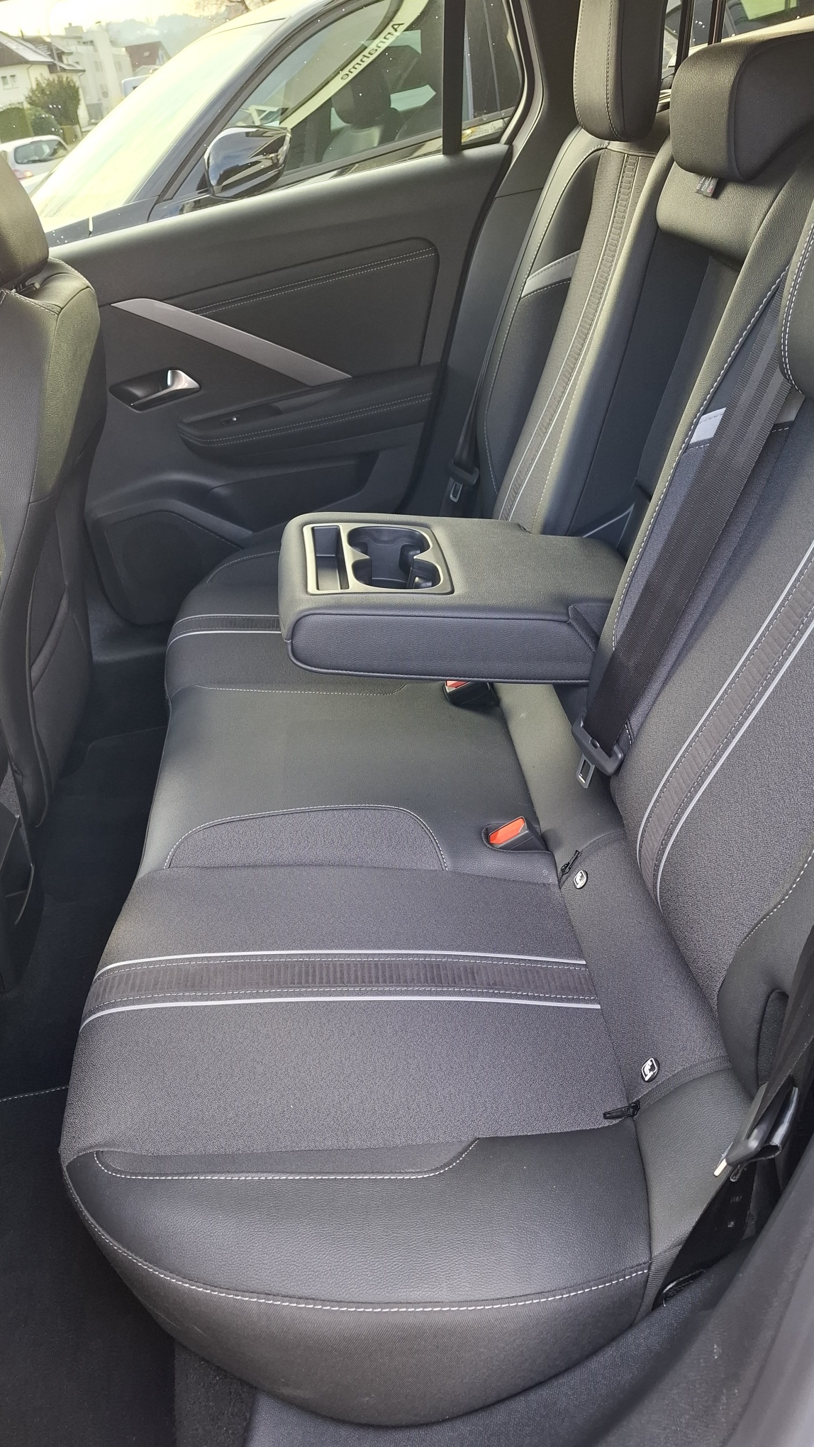 OPEL Astra Sports Tourer 1.6 PHEV Turbo Swiss Plus A-image-9