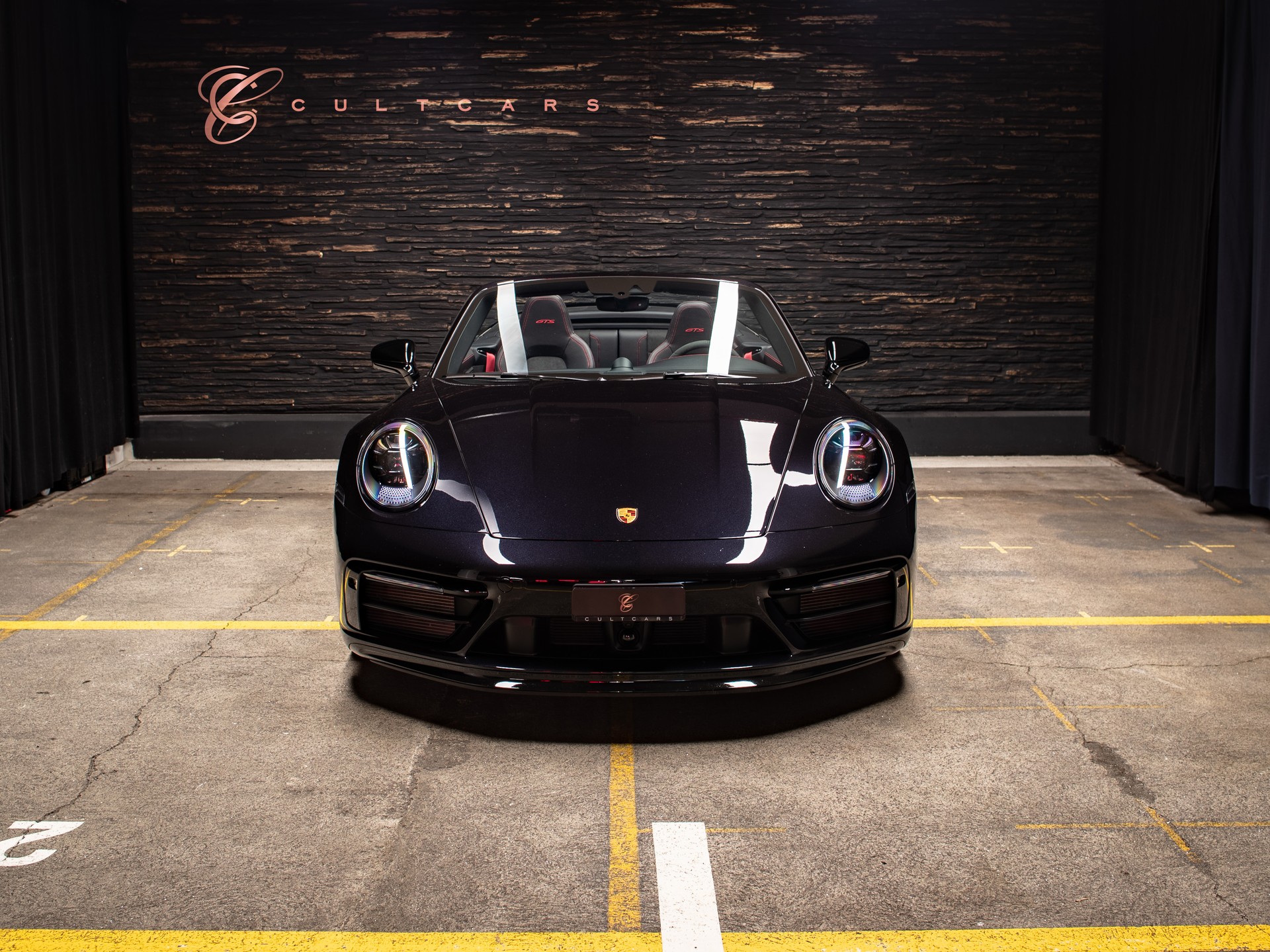 PORSCHE 911 Carrera 4 GTS Cabriolet PDK-showroom-element-3