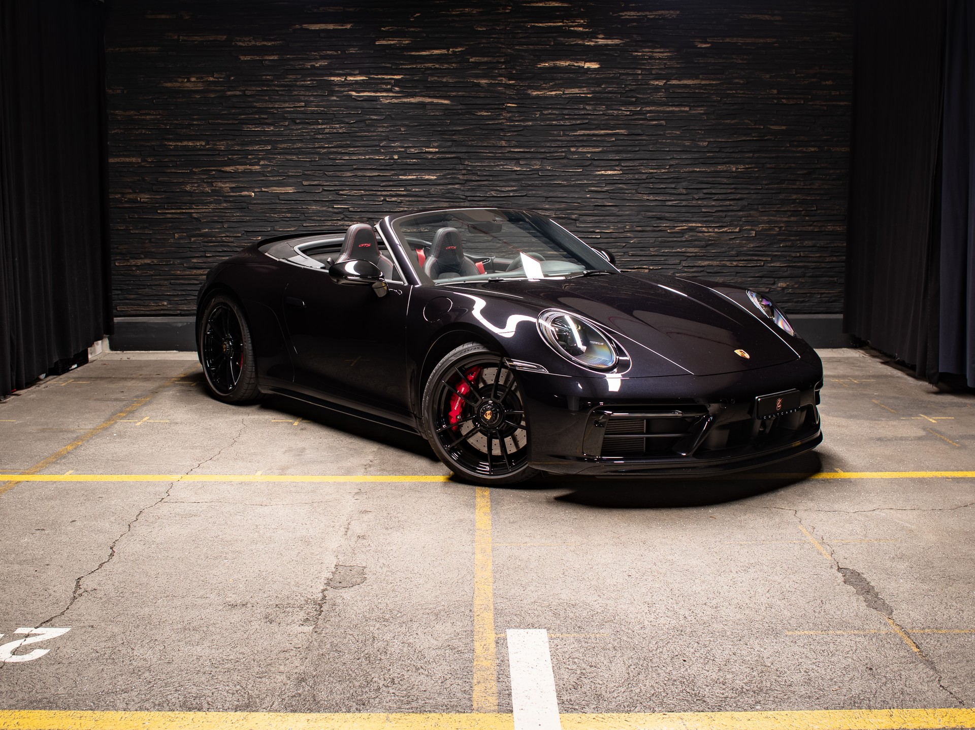 PORSCHE 911 Carrera 4 GTS Cabriolet PDK-image-6