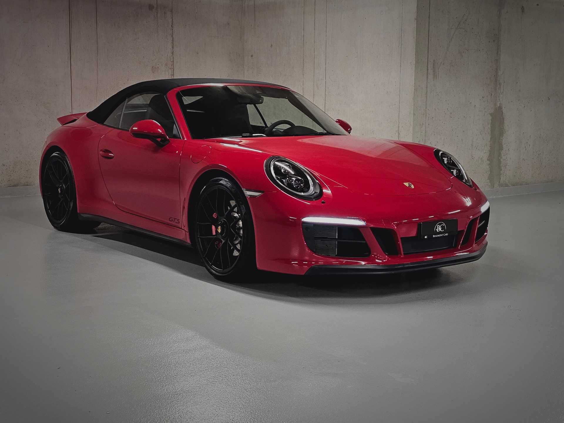 PORSCHE 911 Carrera 4 GTS Cabrio PDK-showroom-element-1