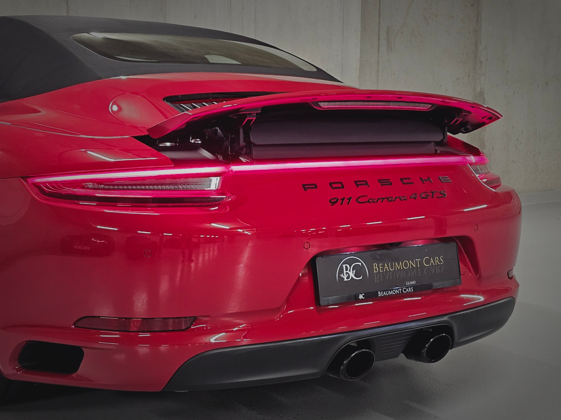 PORSCHE 911 Carrera 4 GTS Cabrio PDK-image-16