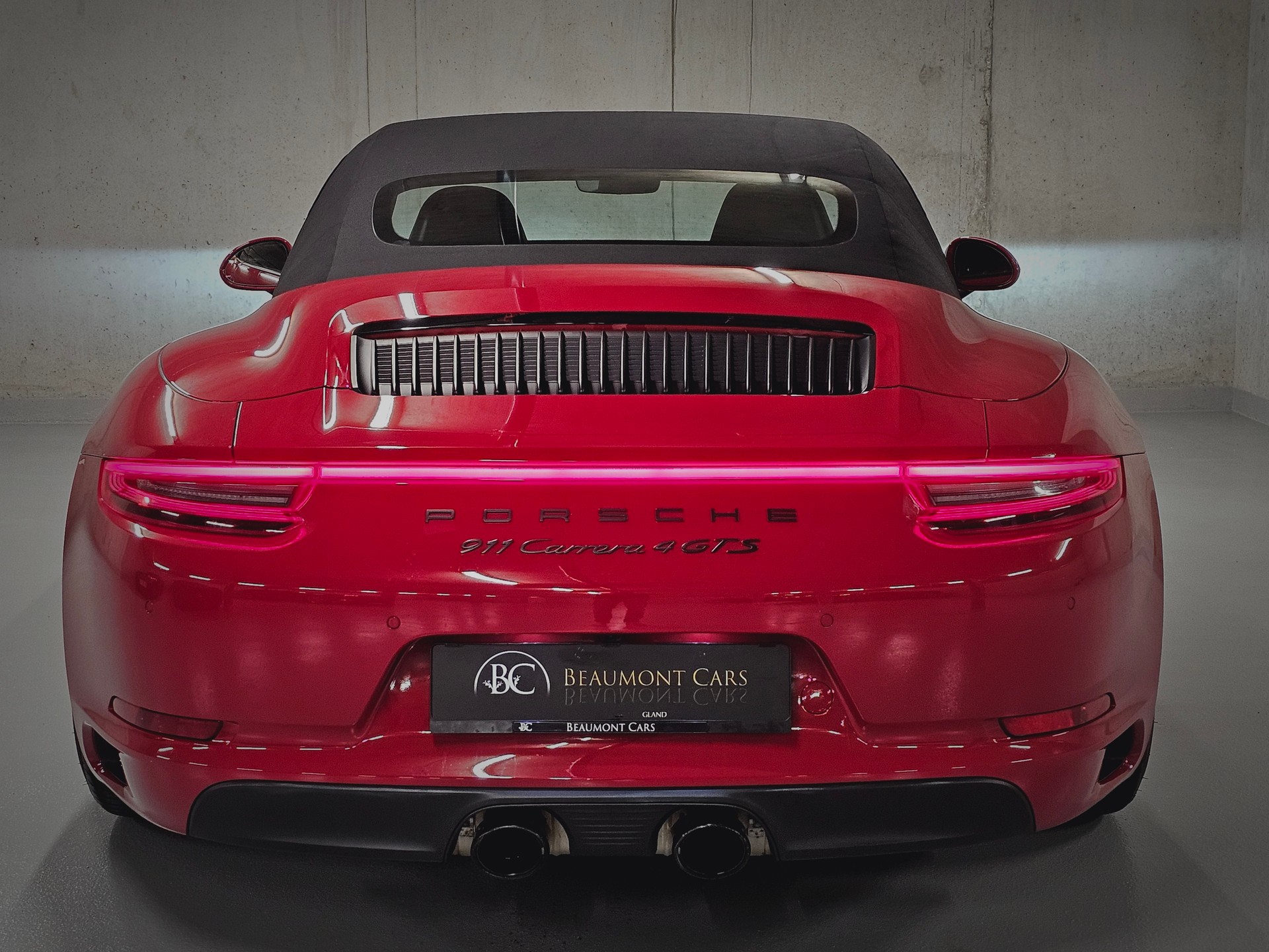 PORSCHE 911 Carrera 4 GTS Cabrio PDK-image-17