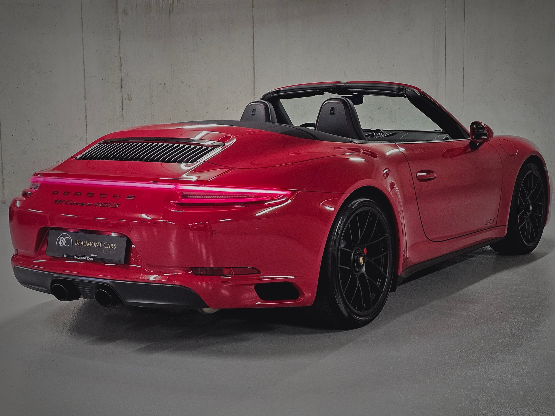 PORSCHE 911 Carrera 4 GTS Cabrio PDK-showroom-element-3