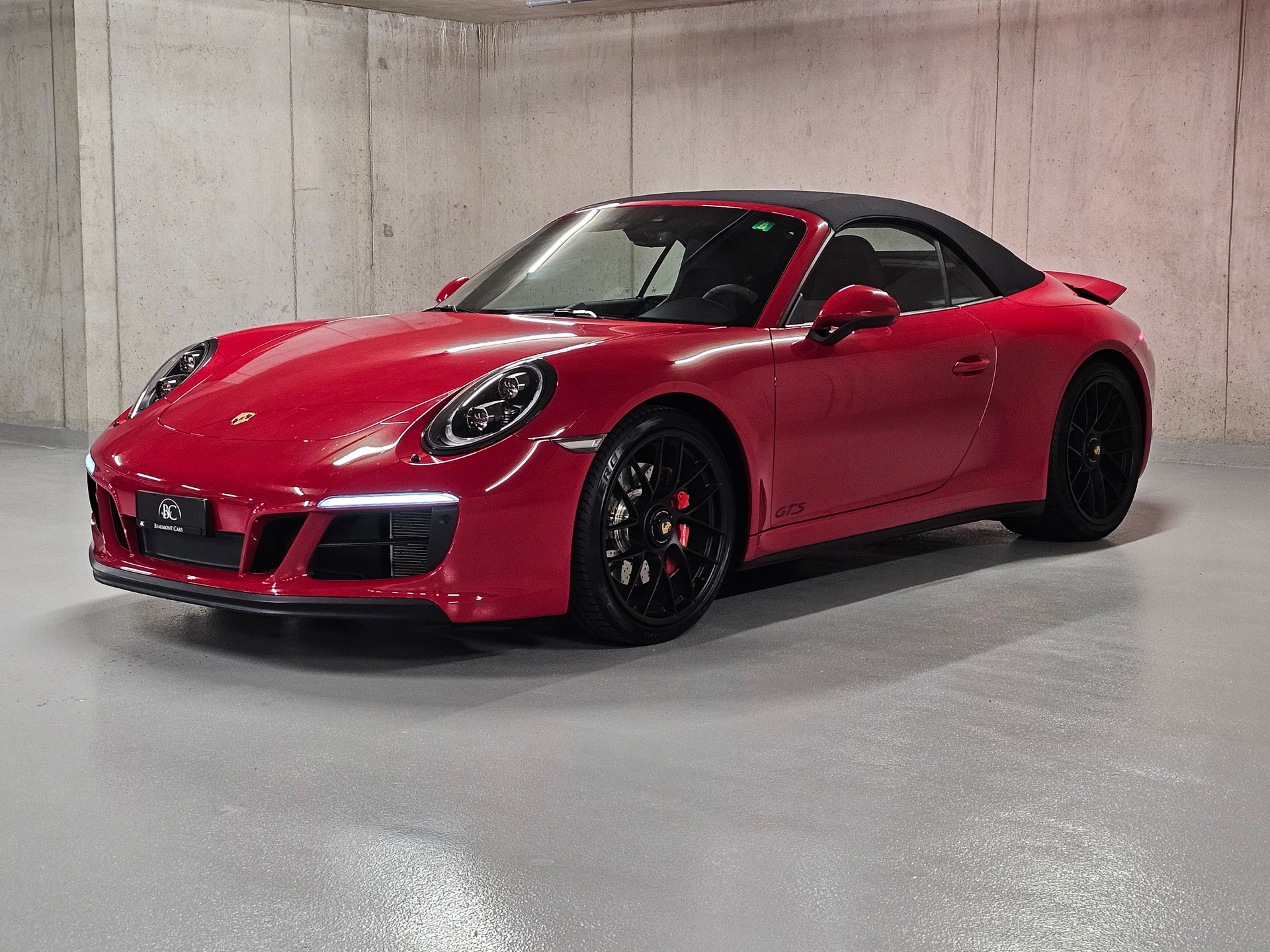 PORSCHE 911 Carrera 4 GTS Cabrio PDK-showroom-element-2