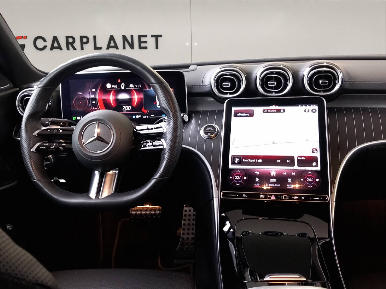 MERCEDES-BENZ C 300 AMG Line 4matic-image-4