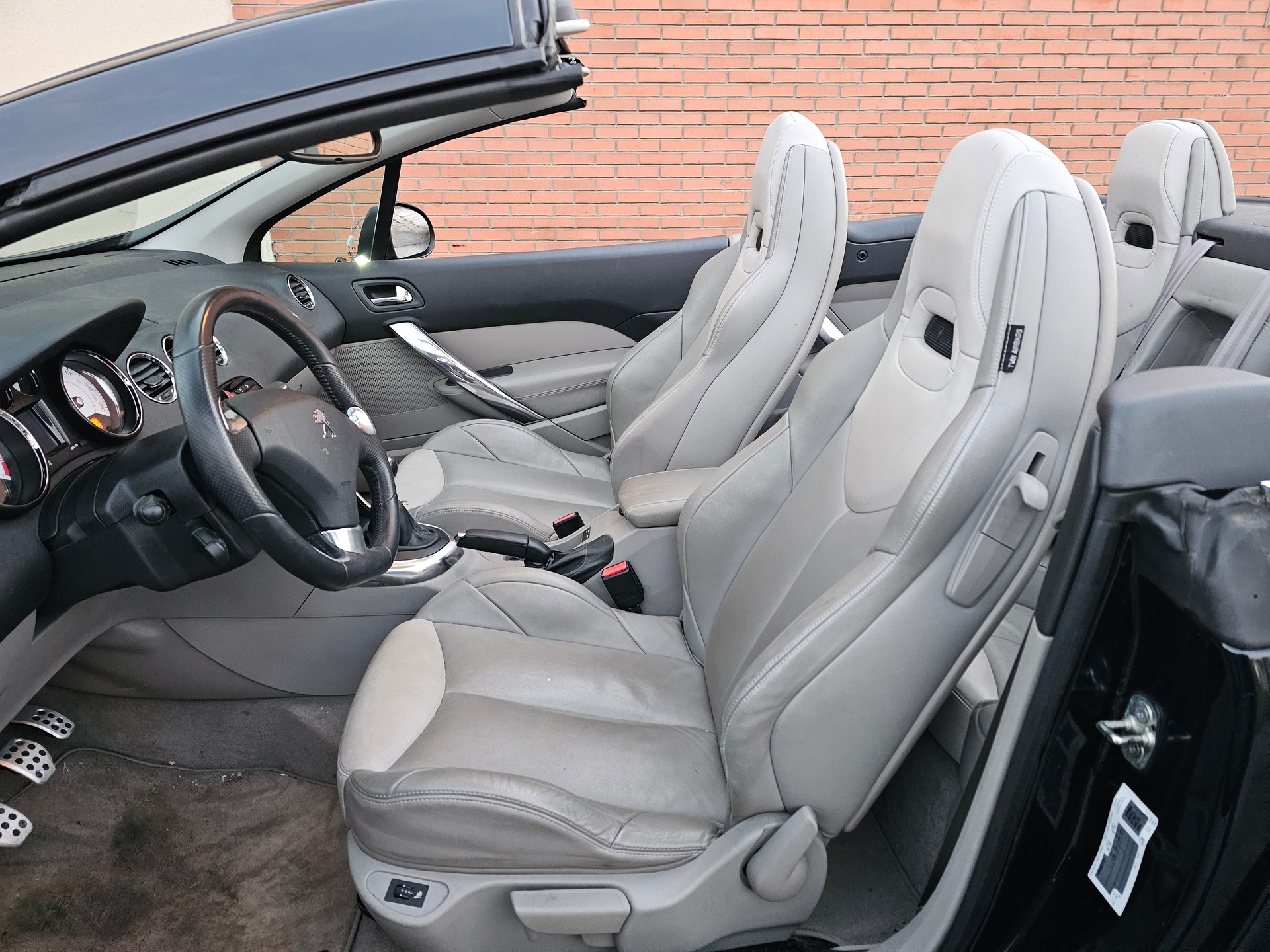 PEUGEOT 308 CC 1.6 16V Turbo Allure-image-9