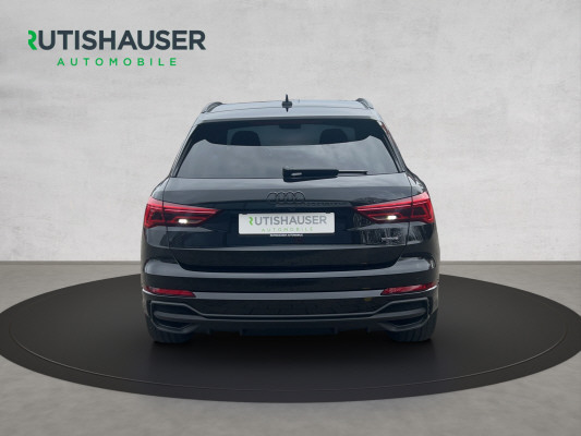 AUDI Q3 SB 45 TFSI S line qu-showroom-element-3