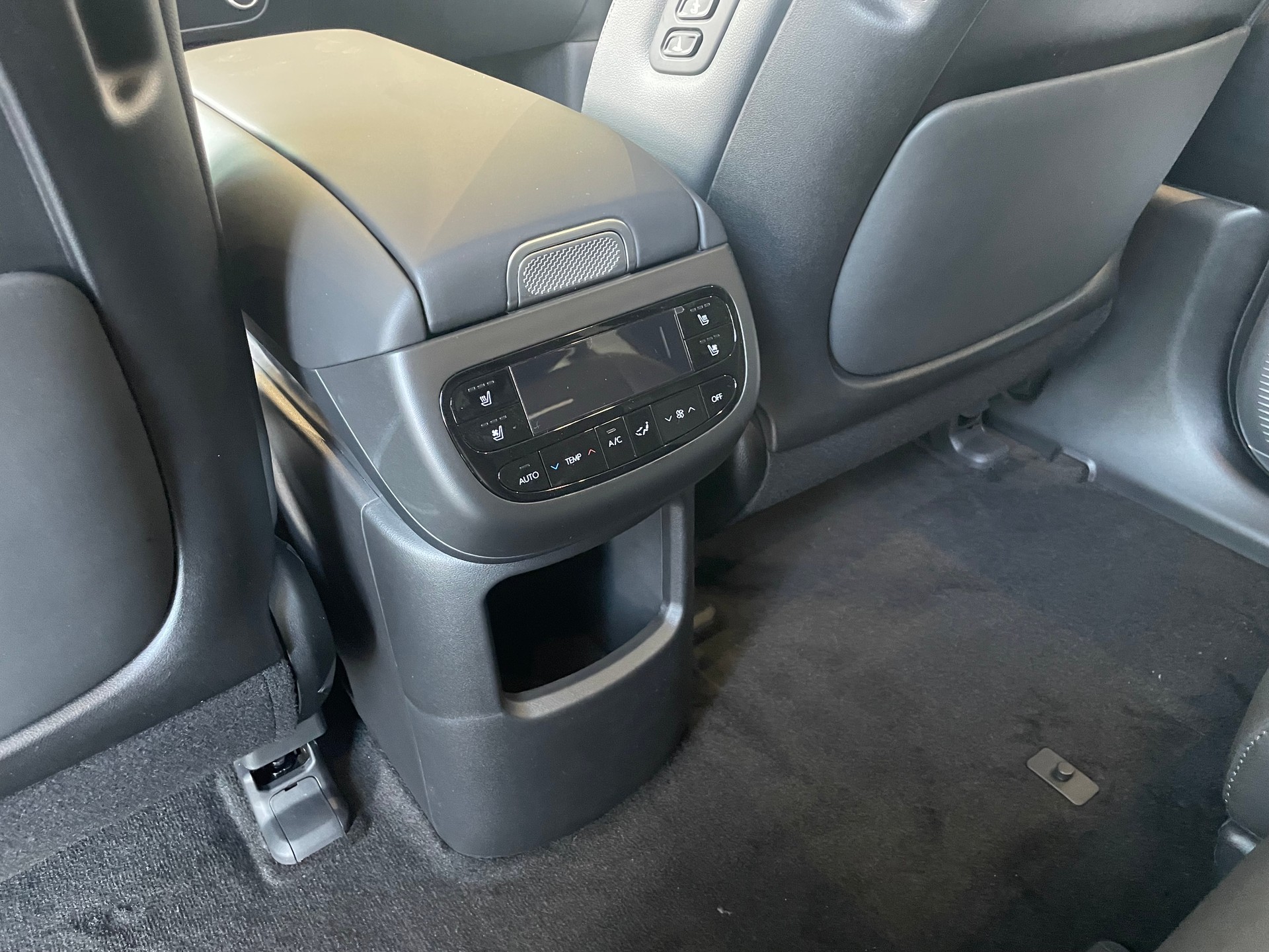 HYUNDAI Ioniq 9 110kWh Vertex 4WD-image-11