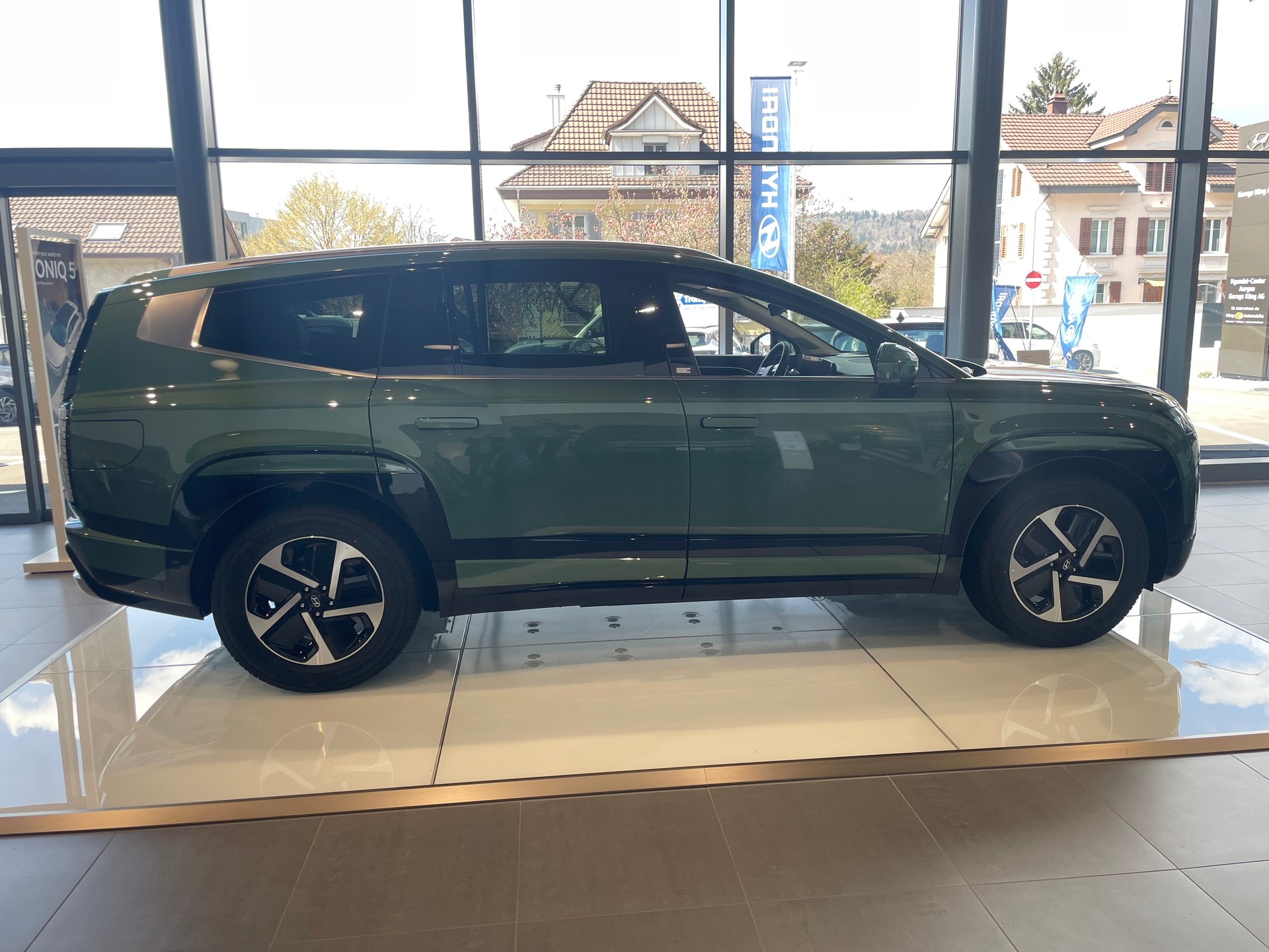 HYUNDAI Ioniq 9 110kWh Vertex 4WD-showroom-element-3