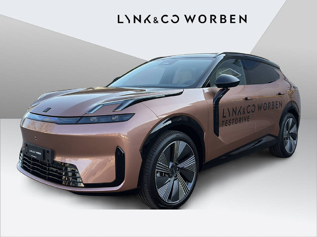 LYNK & CO 08-showroom-element-1