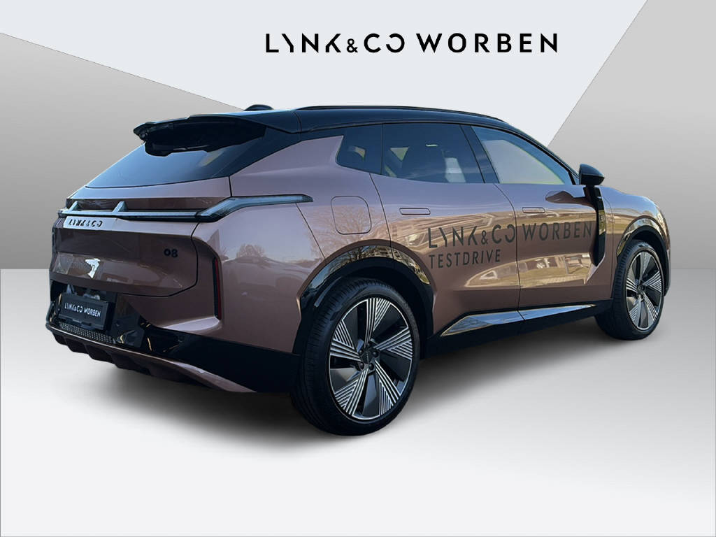 LYNK & CO 08-showroom-element-2