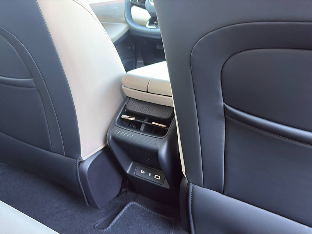 LYNK & CO 08-image-21