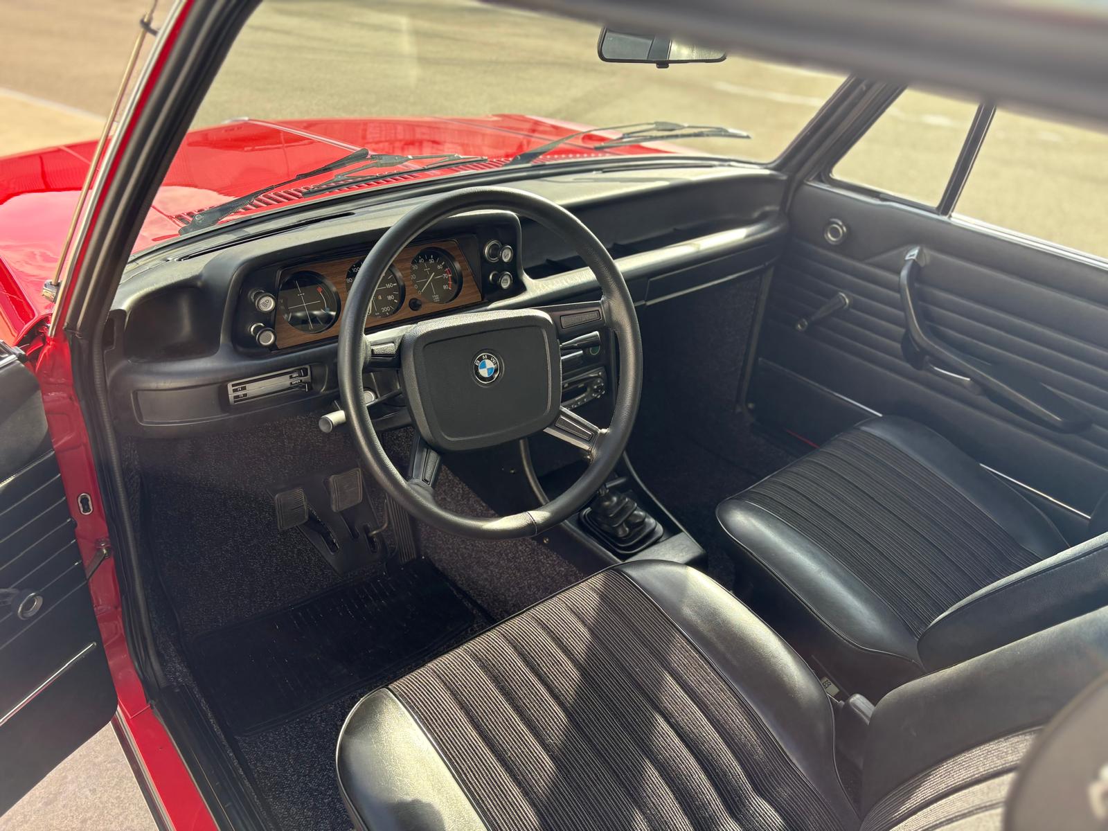 BMW 2002-image-5