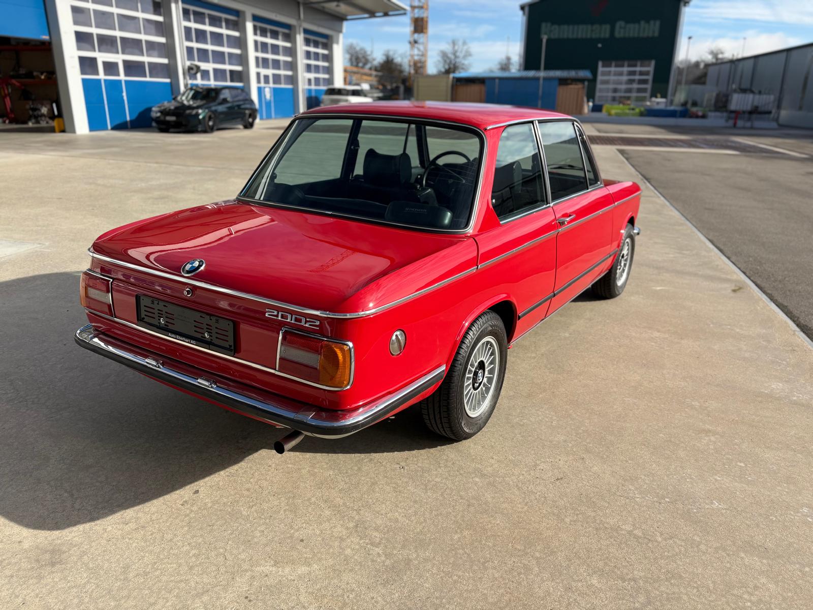 BMW 2002-image-2