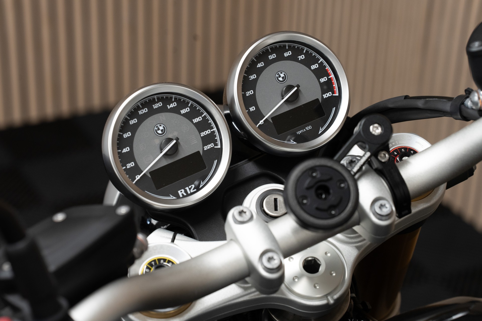 BMW R 12 nine T A2 mit CHF 1'500.- Boxer Prämie 🤑🔥 und 0.9% Leasing 💸🚀-image-2