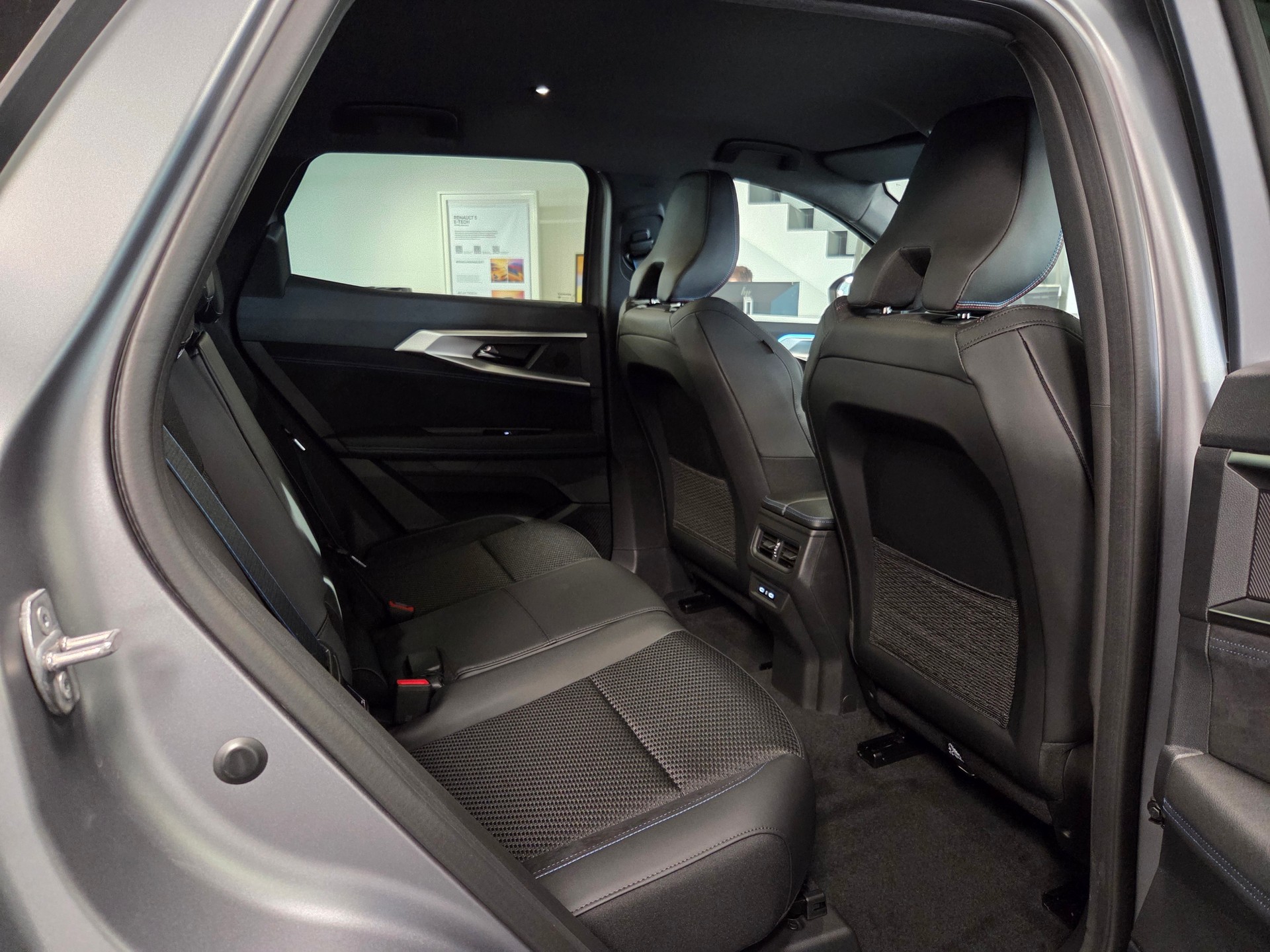 RENAULT Austral 1.2 E-Tech esprit Alpine-image-17