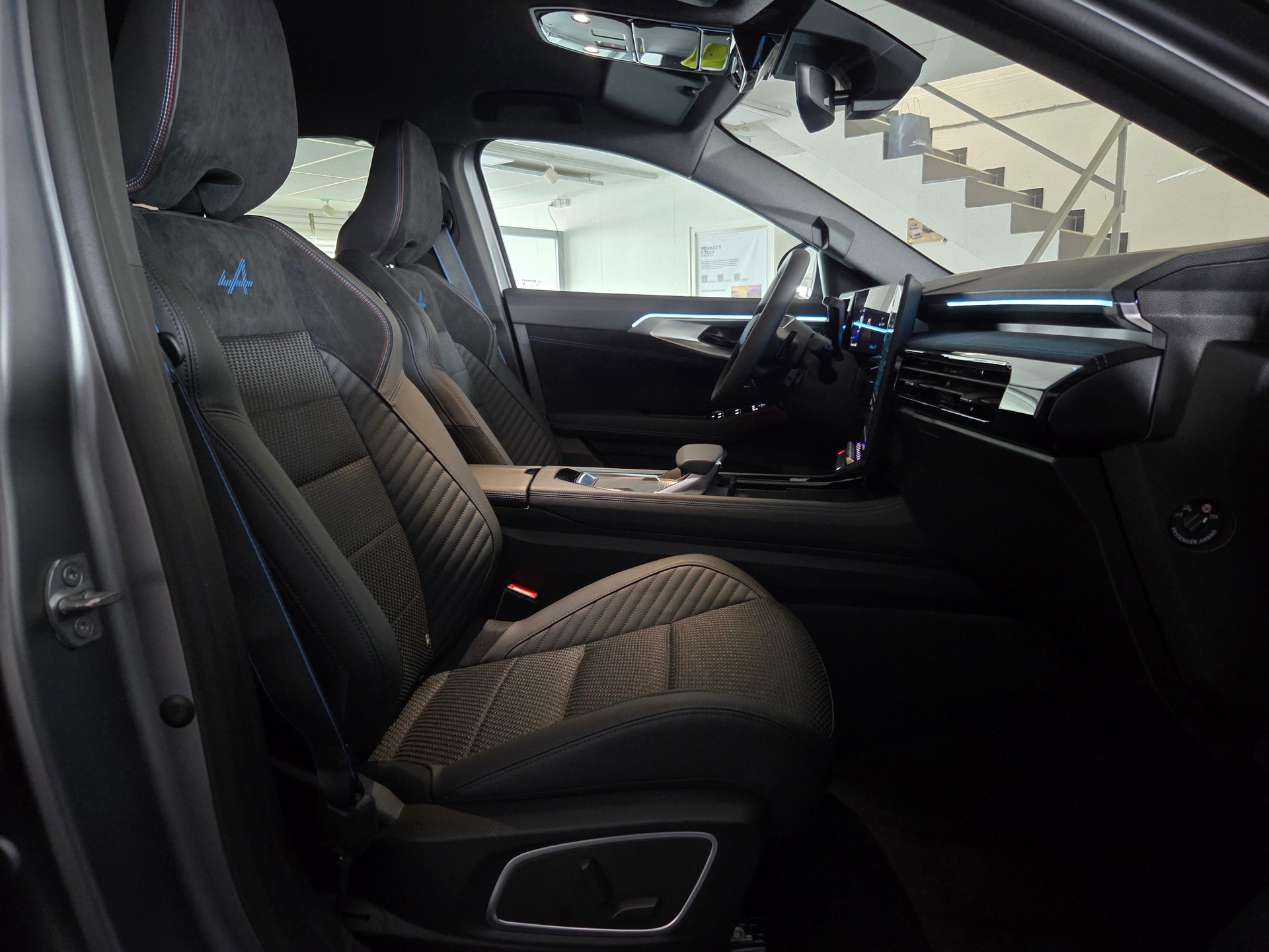 RENAULT Austral 1.2 E-Tech esprit Alpine-image-13