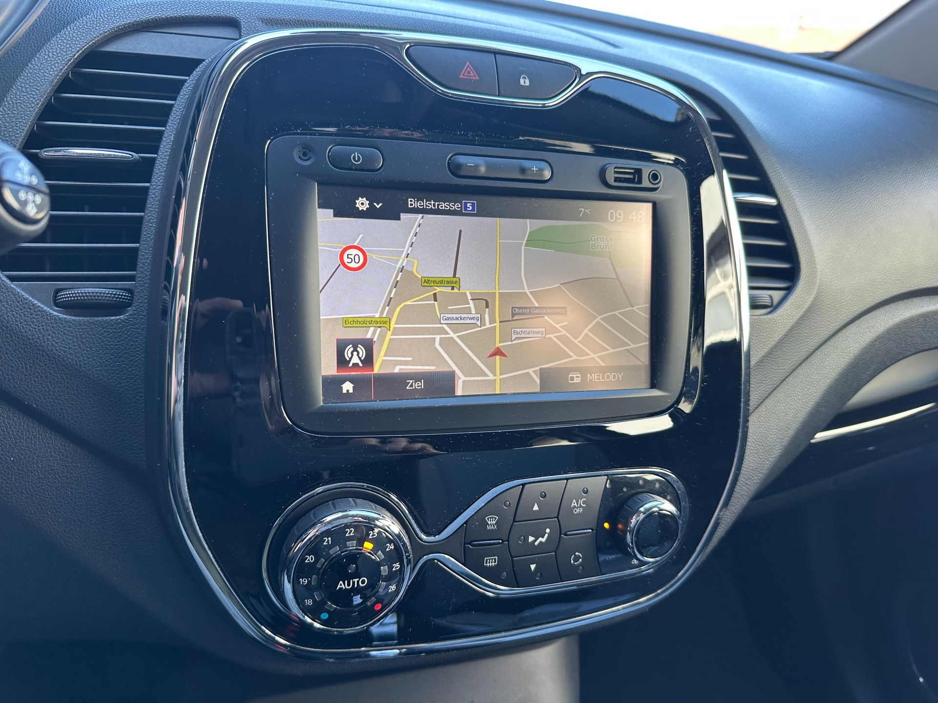RENAULT Captur 1.5 dCi Privilège EDC-image-7