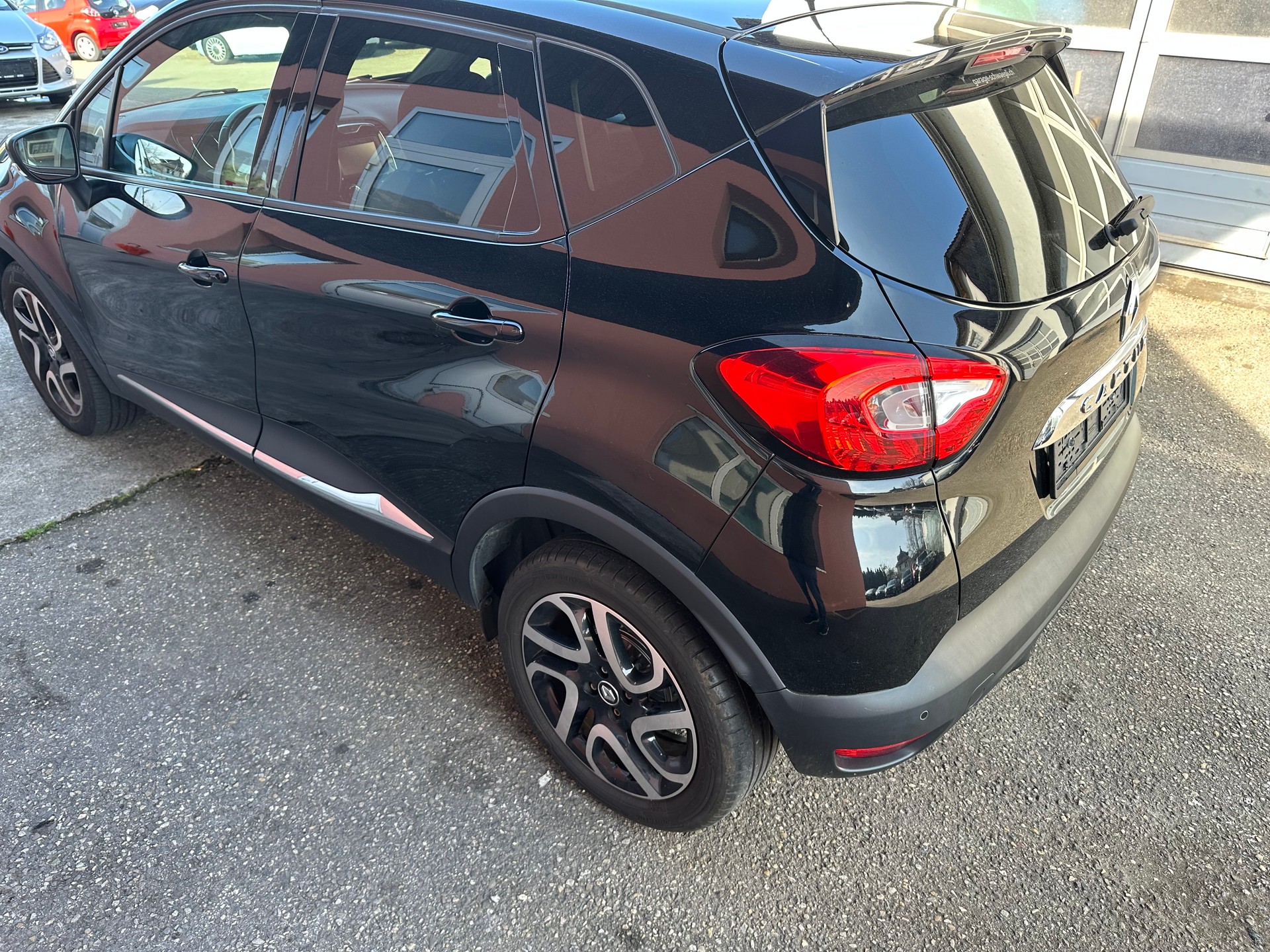 RENAULT Captur 1.5 dCi Privilège EDC-image-4
