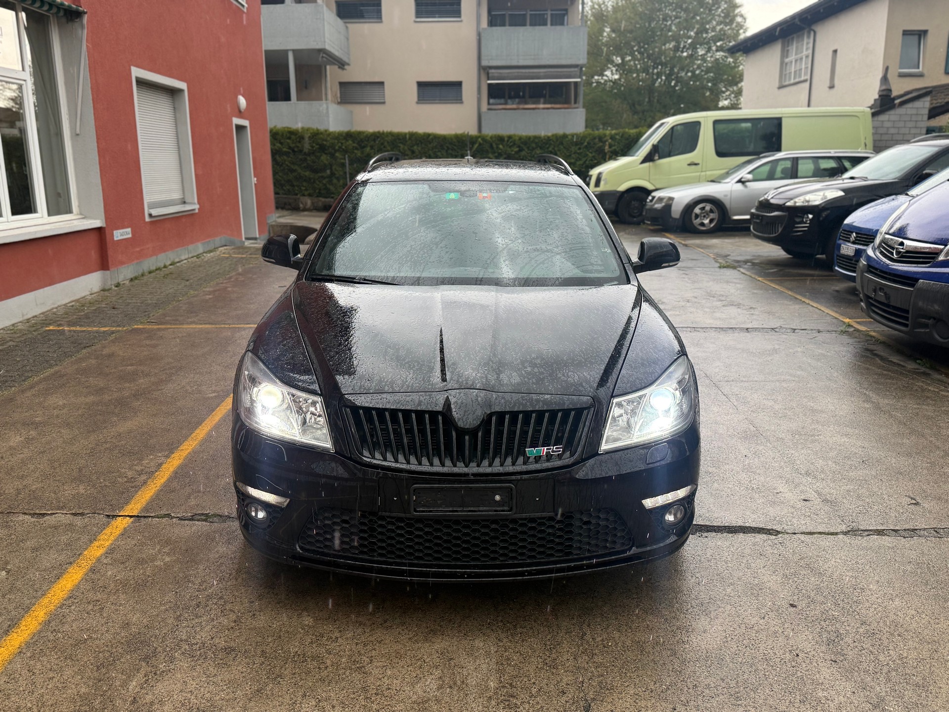 SKODA Octavia Combi 2.0 TDI RS-image-2