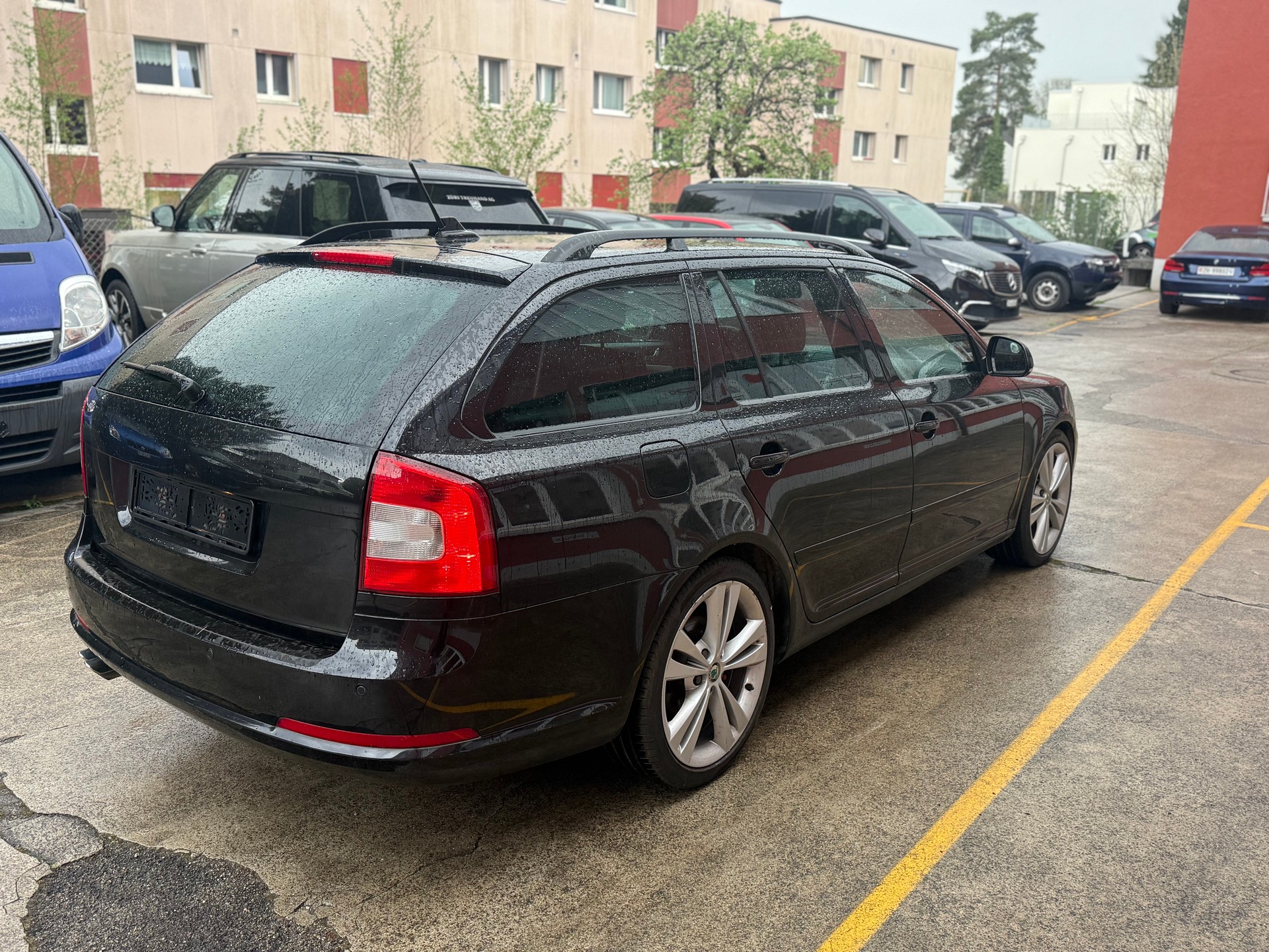 SKODA Octavia Combi 2.0 TDI RS-image-3