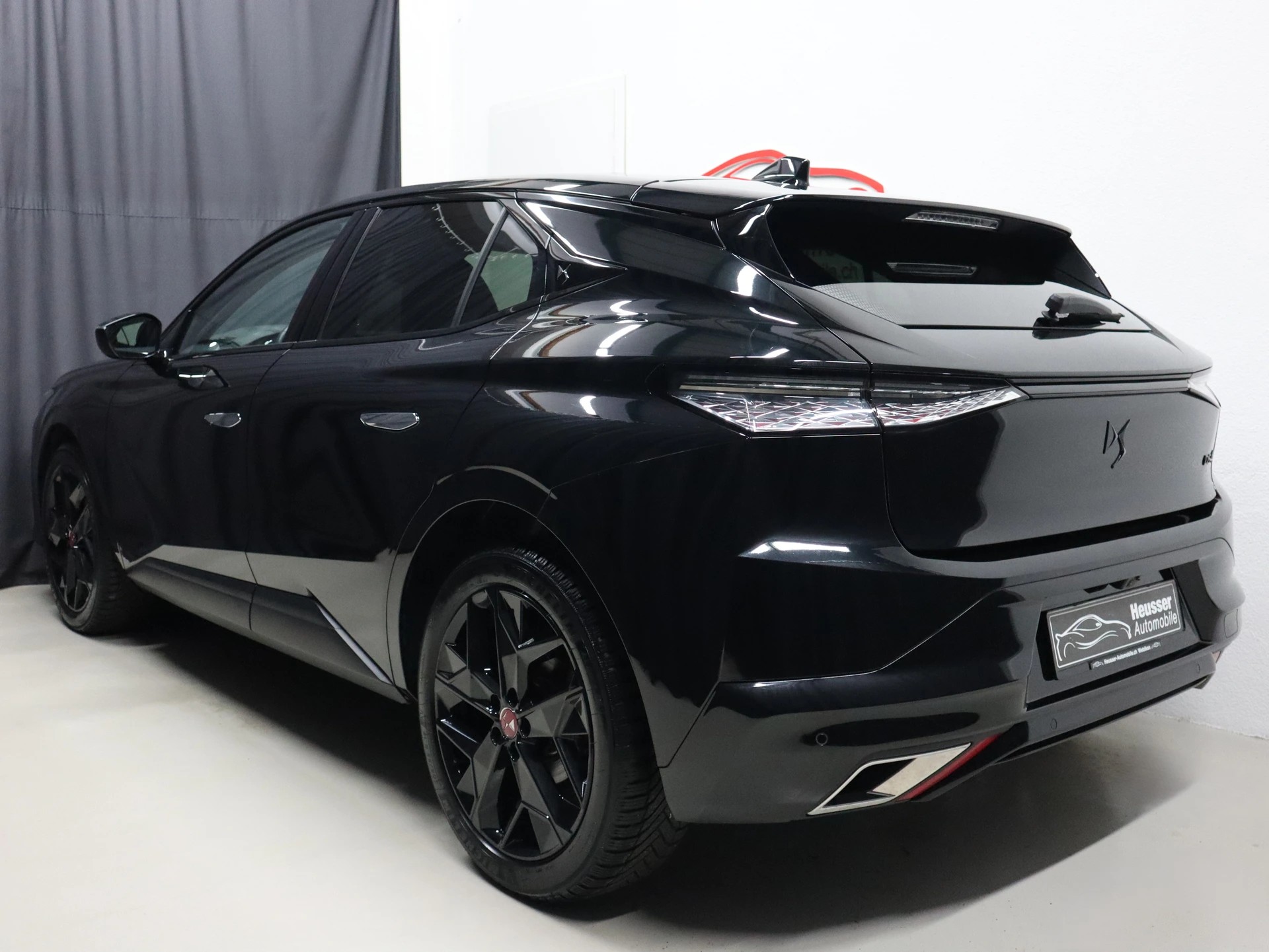 DS AUTOMOBILES DS 4 1.5 Blue HDi Performance Line+ EAT8 - Digital Cockpit - Navi/CarPlay - Leder/Alcantara - Distanzregler - Kamera - 130 PS-showroom-element-3
