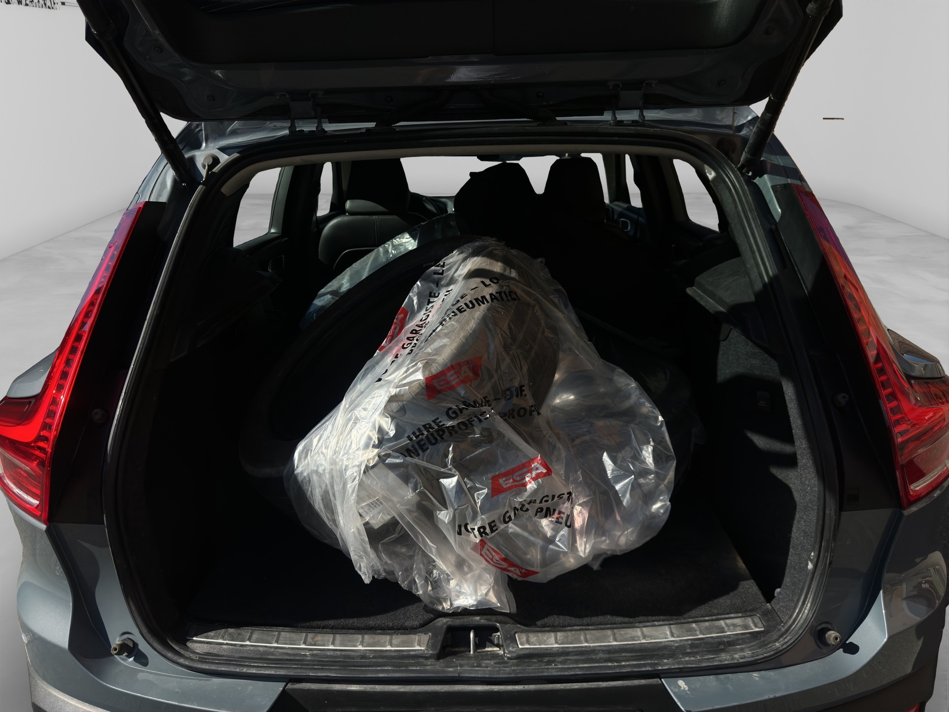 VOLVO XC40 T5 TwE Inscription Expression DCT-image-16