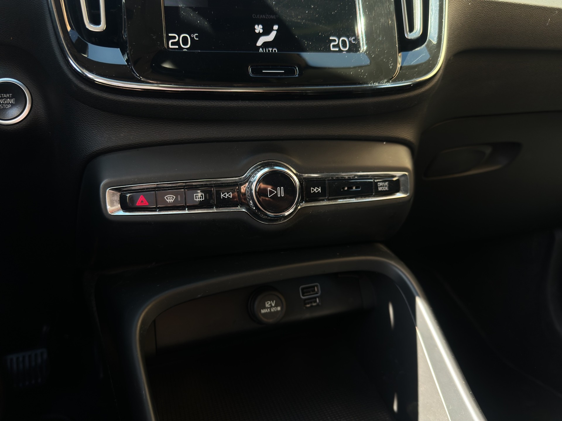 VOLVO XC40 T5 TwE Inscription Expression DCT-image-14