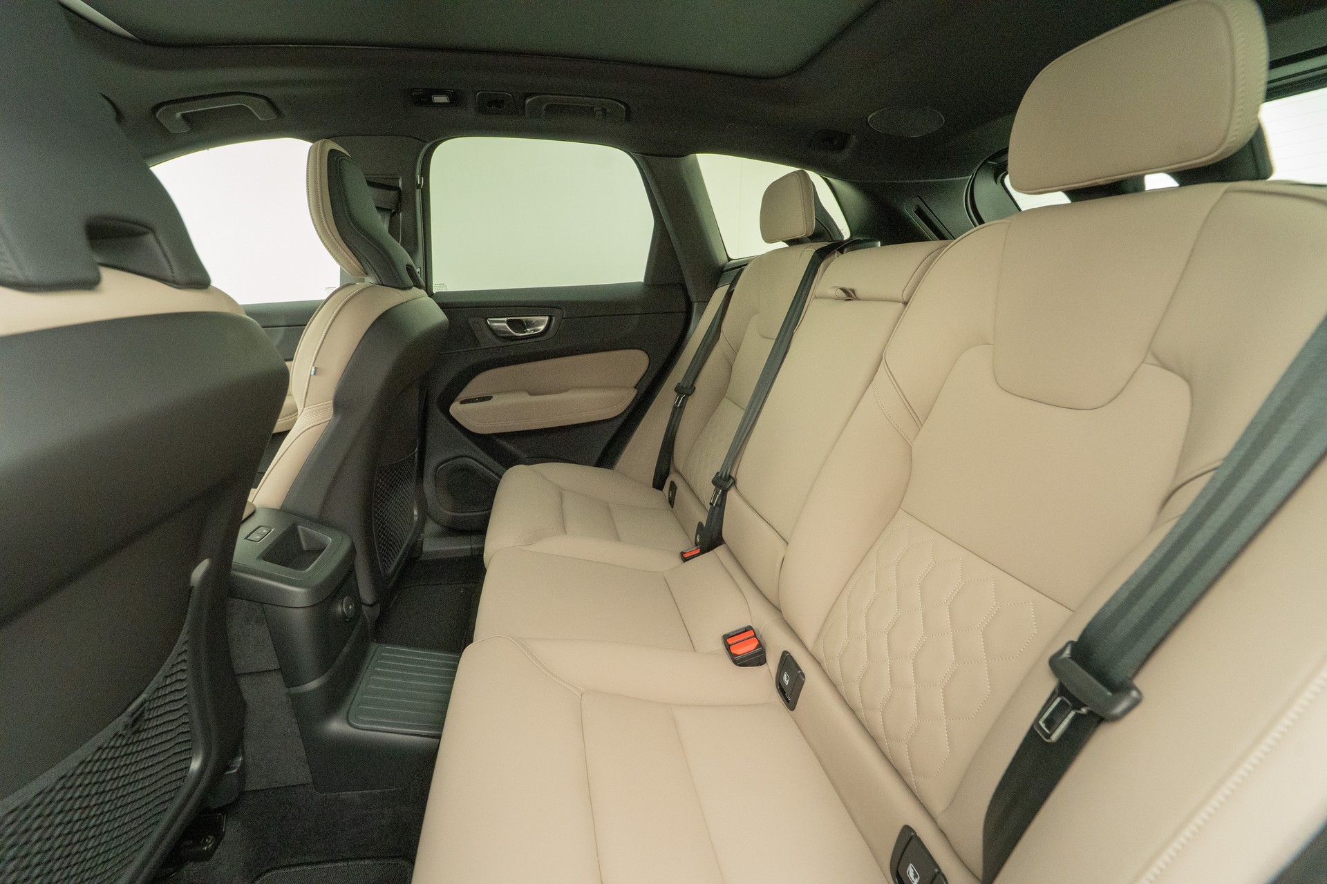 VOLVO XC60 2.0 T8 TE Ultra Bright eAWD-image-8