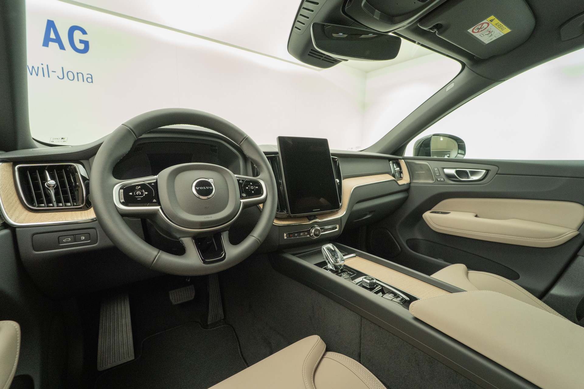 VOLVO XC60 2.0 T8 TE Ultra Bright eAWD-image-6
