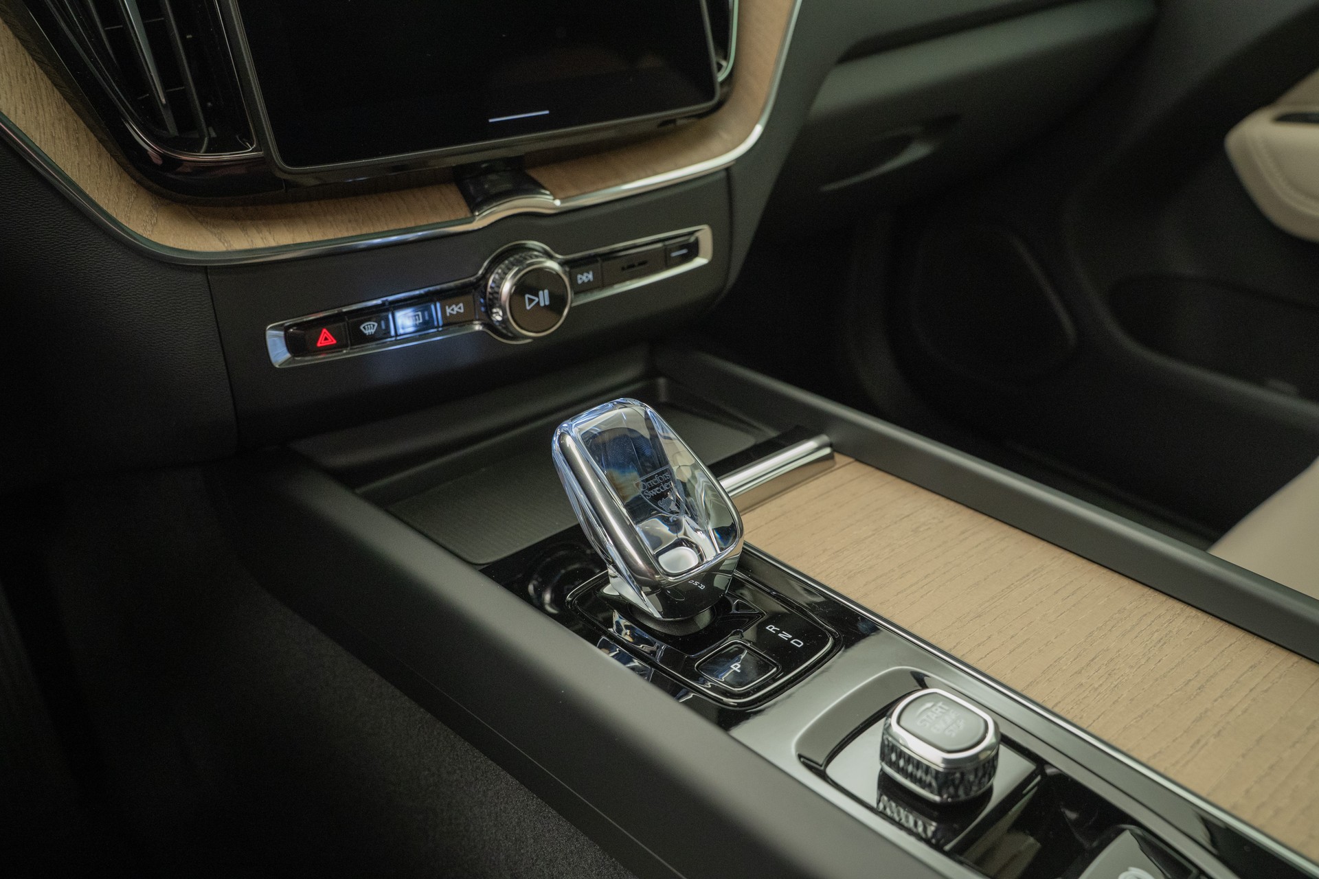 VOLVO XC60 2.0 T8 TE Ultra Bright eAWD-image-11