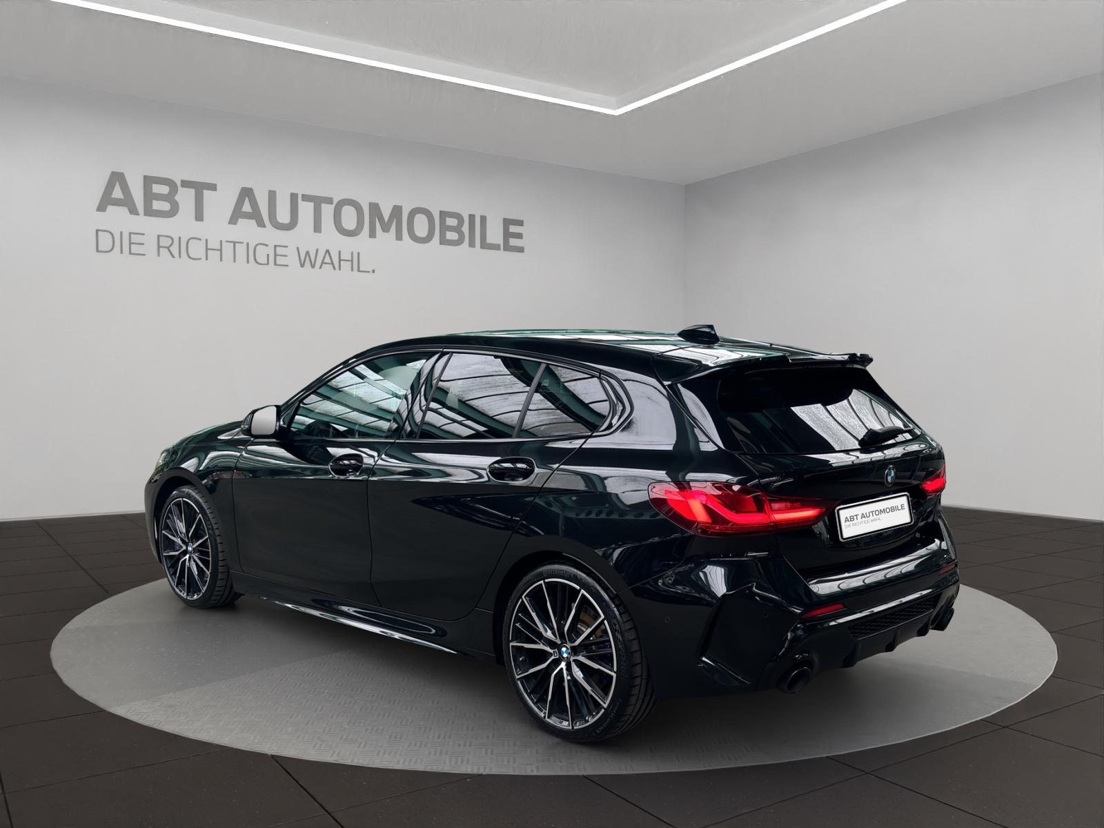 BMW M135i xDrive-showroom-element-3