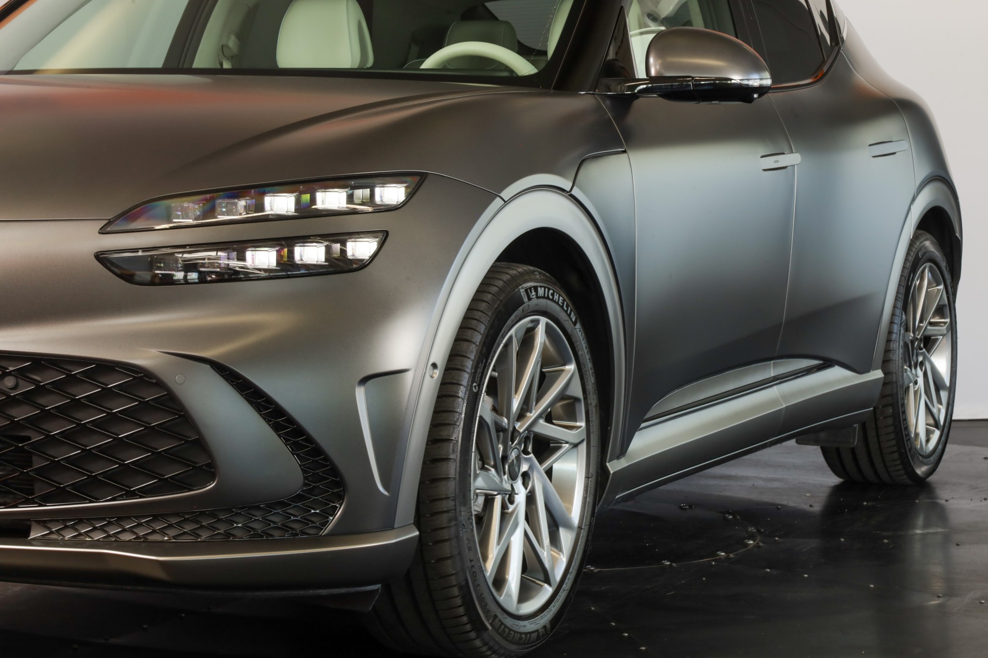 GENESIS GV60 77.4 kWh Sport AWD-image-9