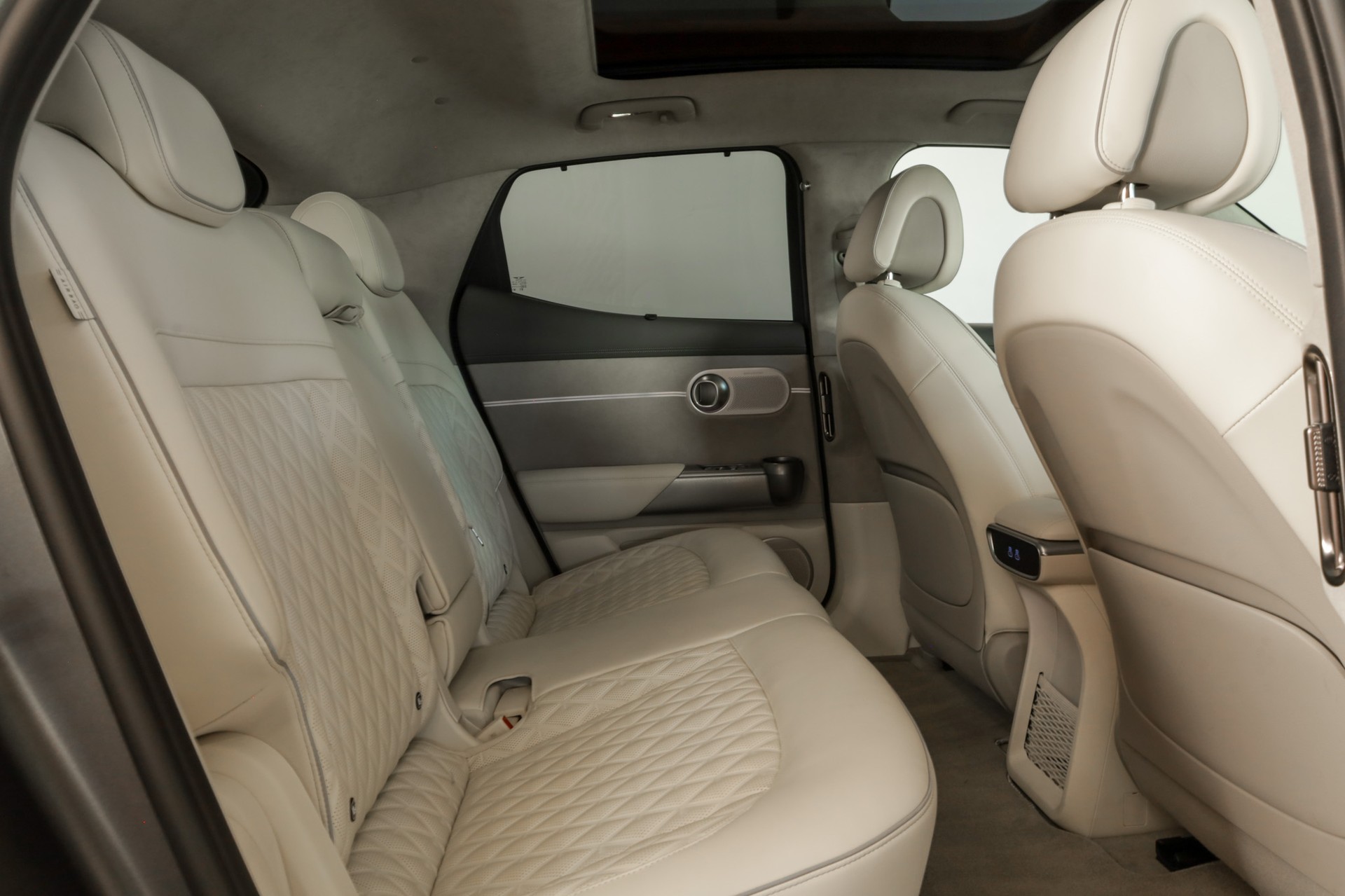 GENESIS GV60 77.4 kWh Sport AWD-image-11