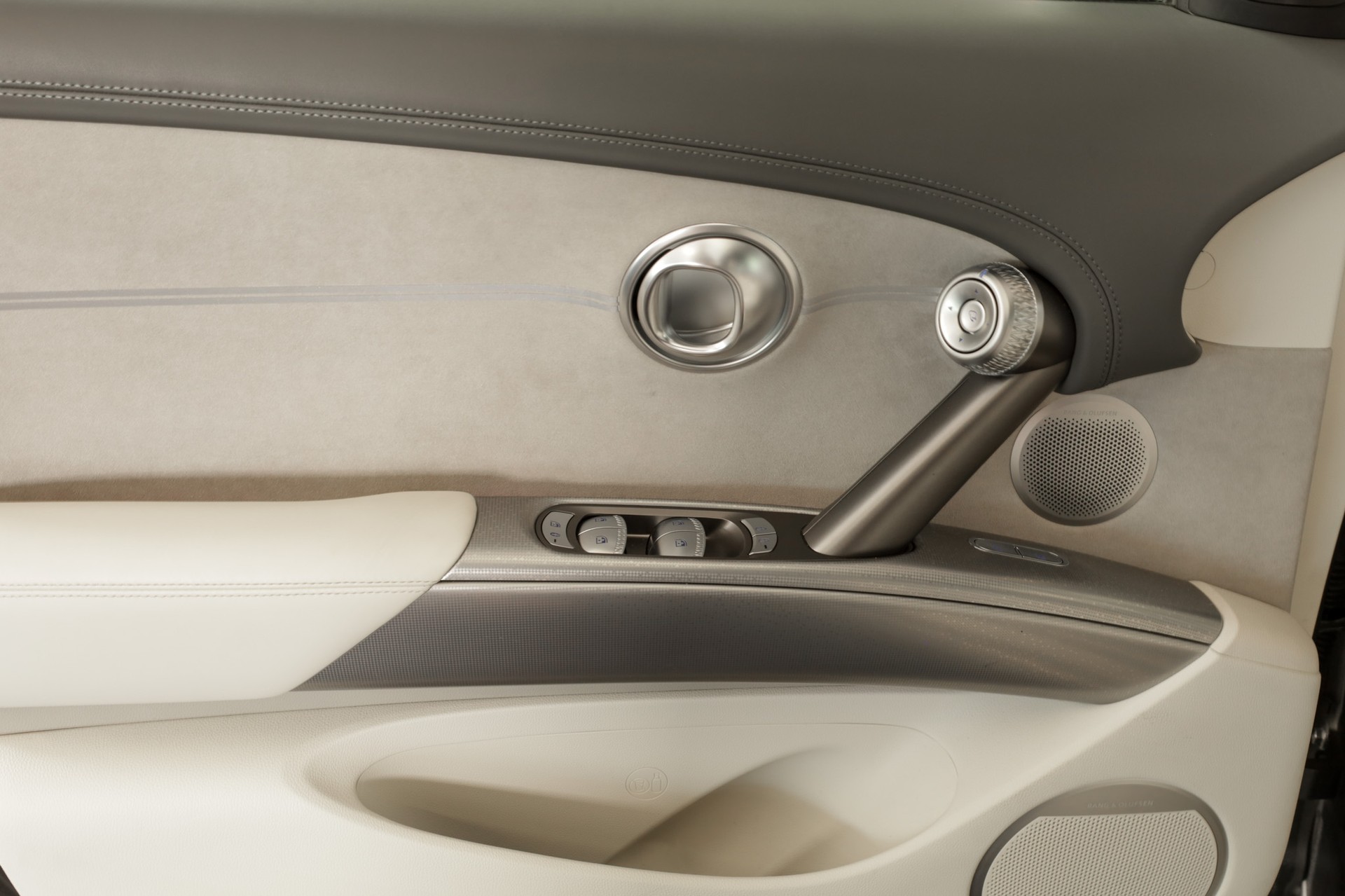 GENESIS GV60 77.4 kWh Sport AWD-image-15