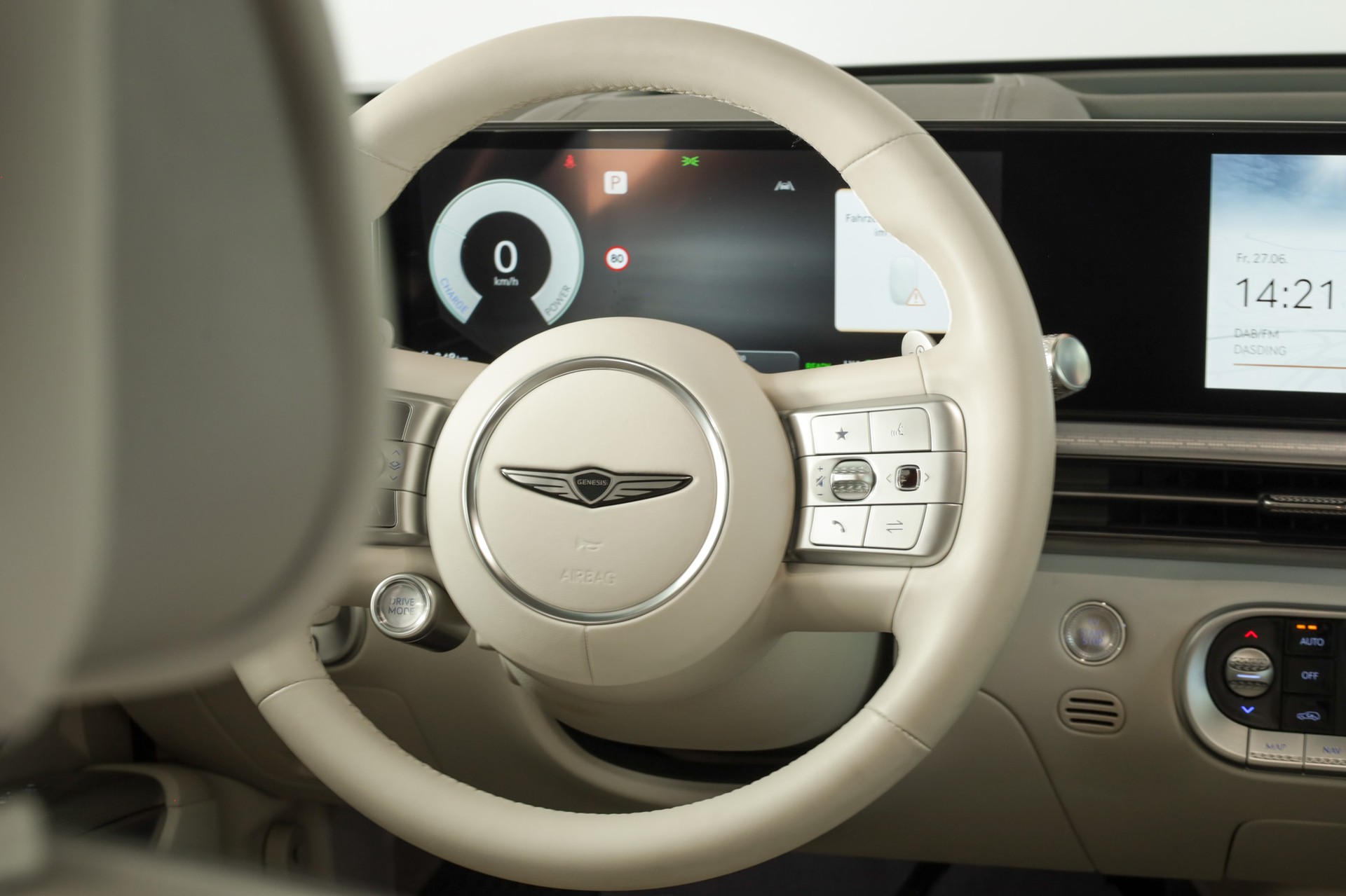 GENESIS GV60 77.4 kWh Sport AWD-image-18