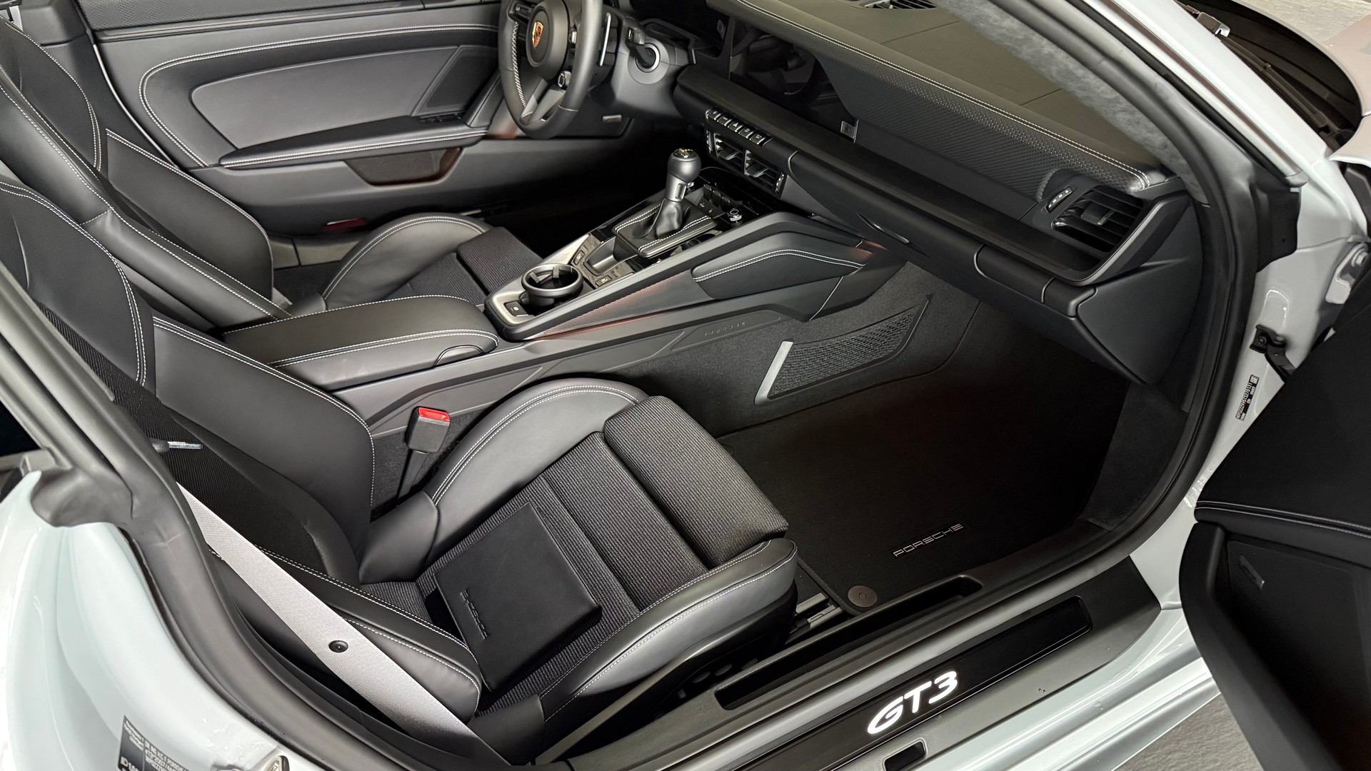 PORSCHE 911 GT3 PDK Touring 2026-image-22