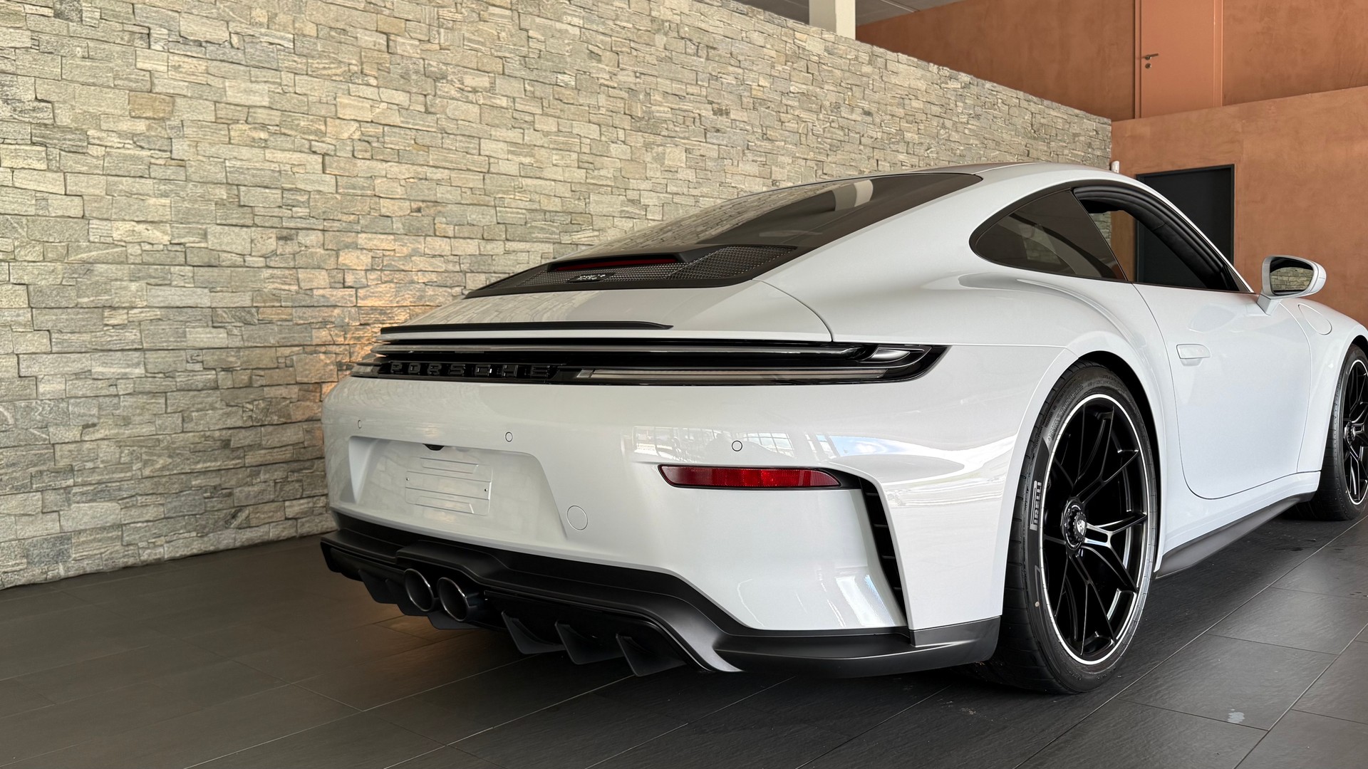 PORSCHE 911 GT3 PDK Touring 2026-image-13
