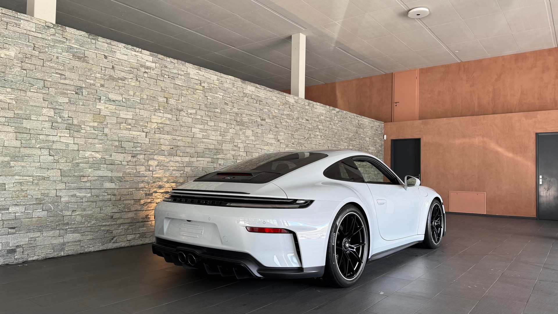 PORSCHE 911 GT3 PDK Touring 2026-showroom-element-1