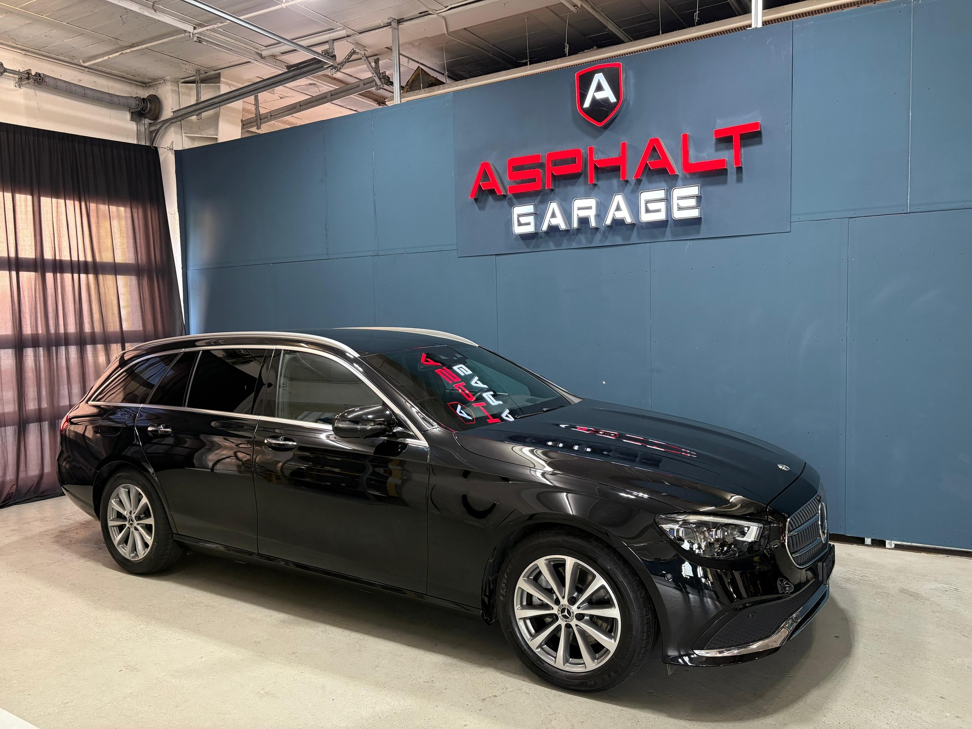 MERCEDES-BENZ E 220 d T 4Matic Avantgarde 9G-Tronic-showroom-element-1