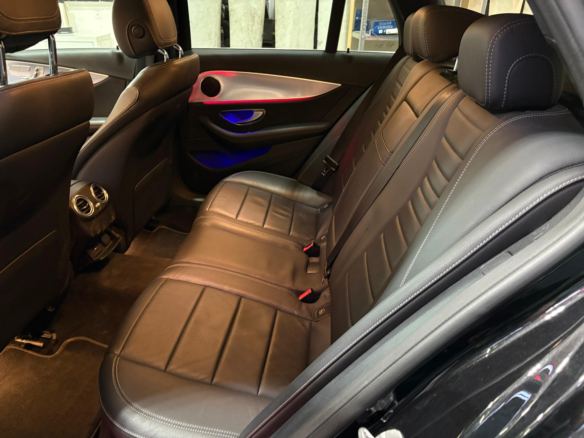 MERCEDES-BENZ E 220 d T 4Matic Avantgarde 9G-Tronic-image-21