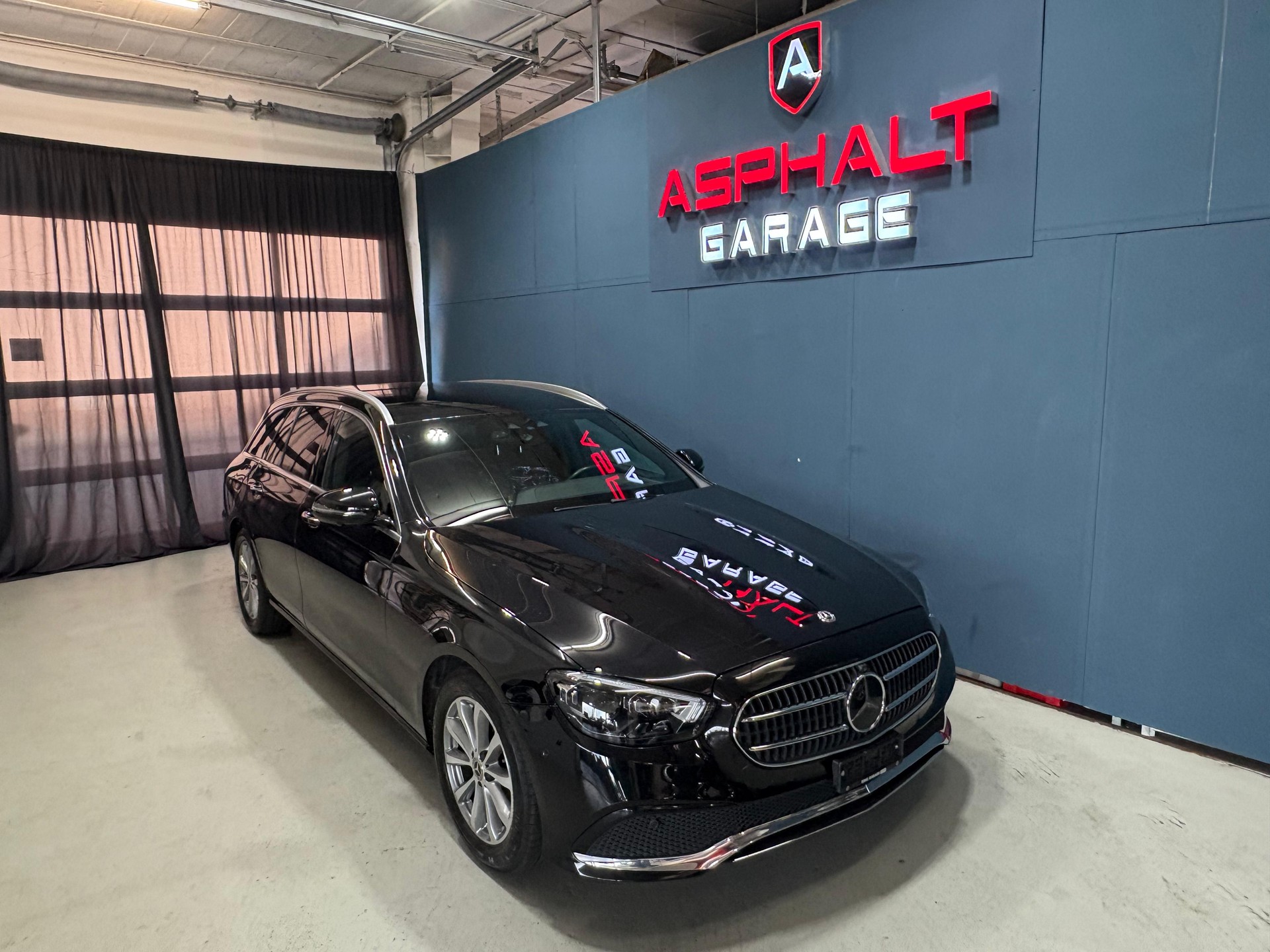 MERCEDES-BENZ E 220 d T 4Matic Avantgarde 9G-Tronic-showroom-element-2