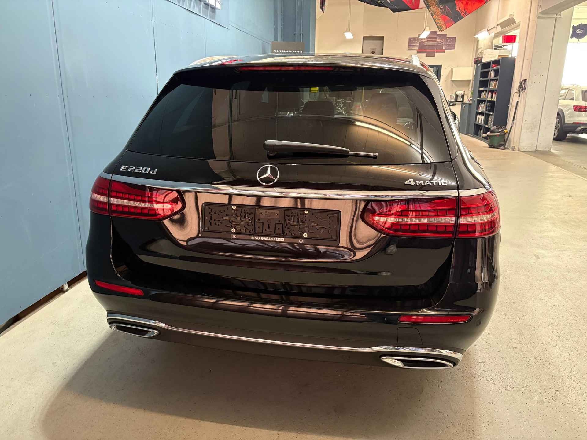 MERCEDES-BENZ E 220 d T 4Matic Avantgarde 9G-Tronic-image-10