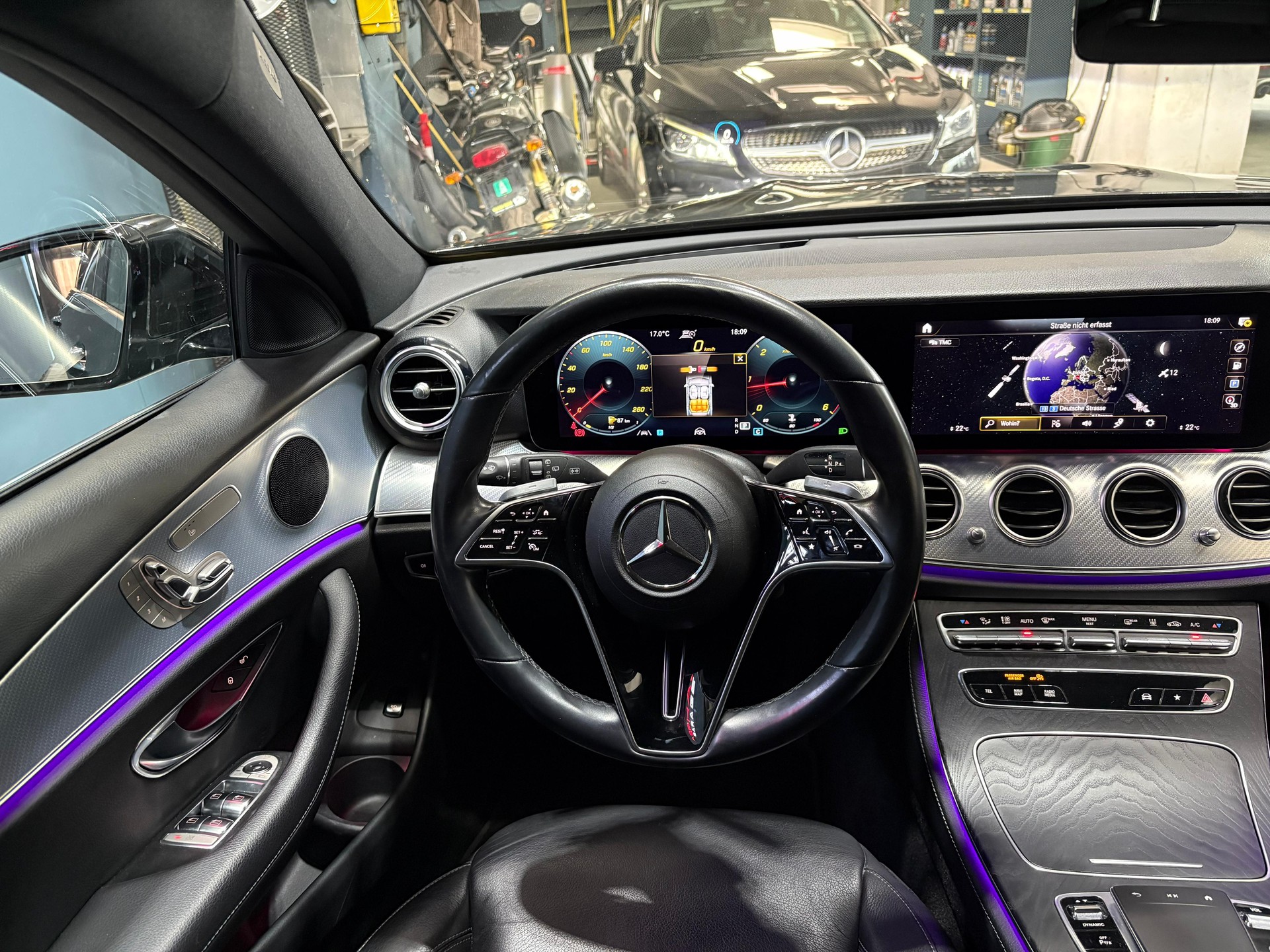 MERCEDES-BENZ E 220 d T 4Matic Avantgarde 9G-Tronic-image-16