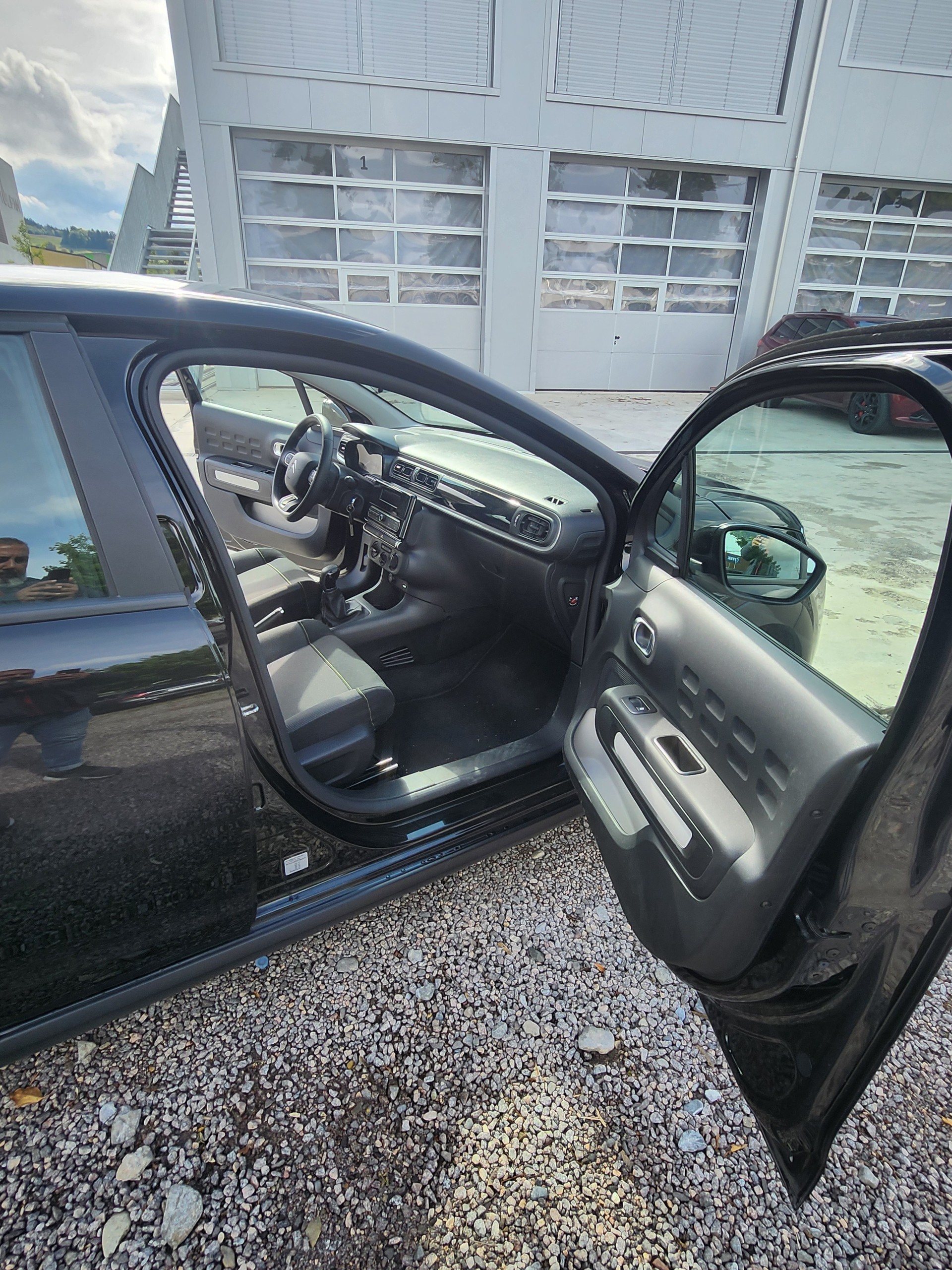 CITROEN C3 1.2i PureTech Feel-image-11