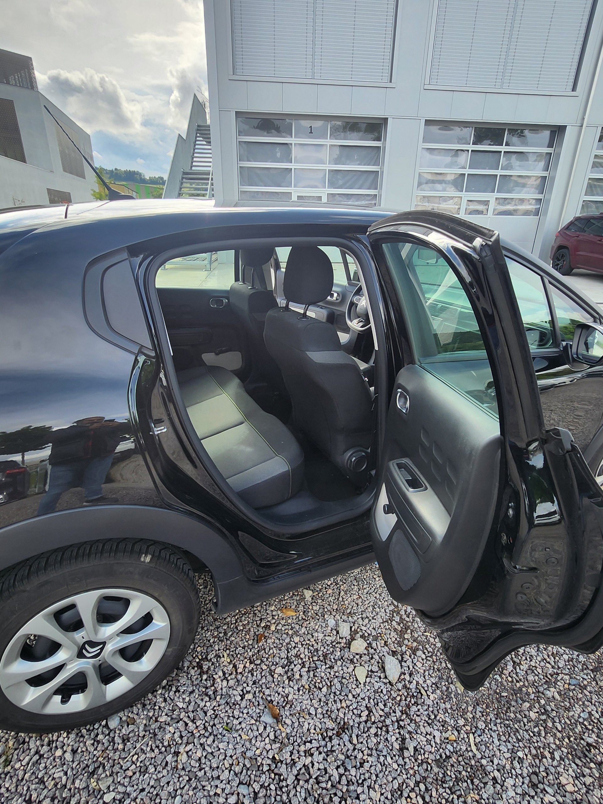 CITROEN C3 1.2i PureTech Feel-image-12