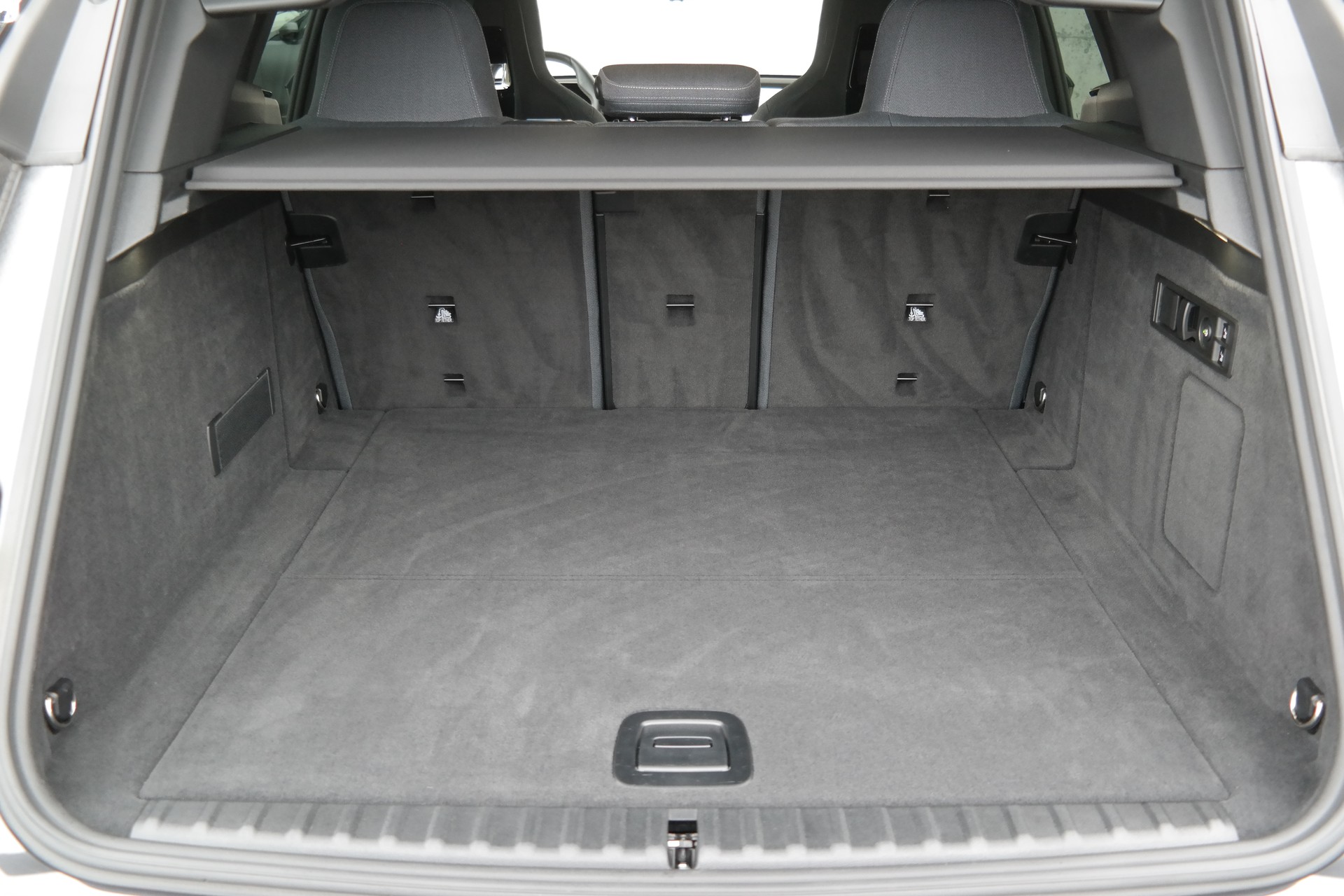 BMW iX xDrive50-image-17