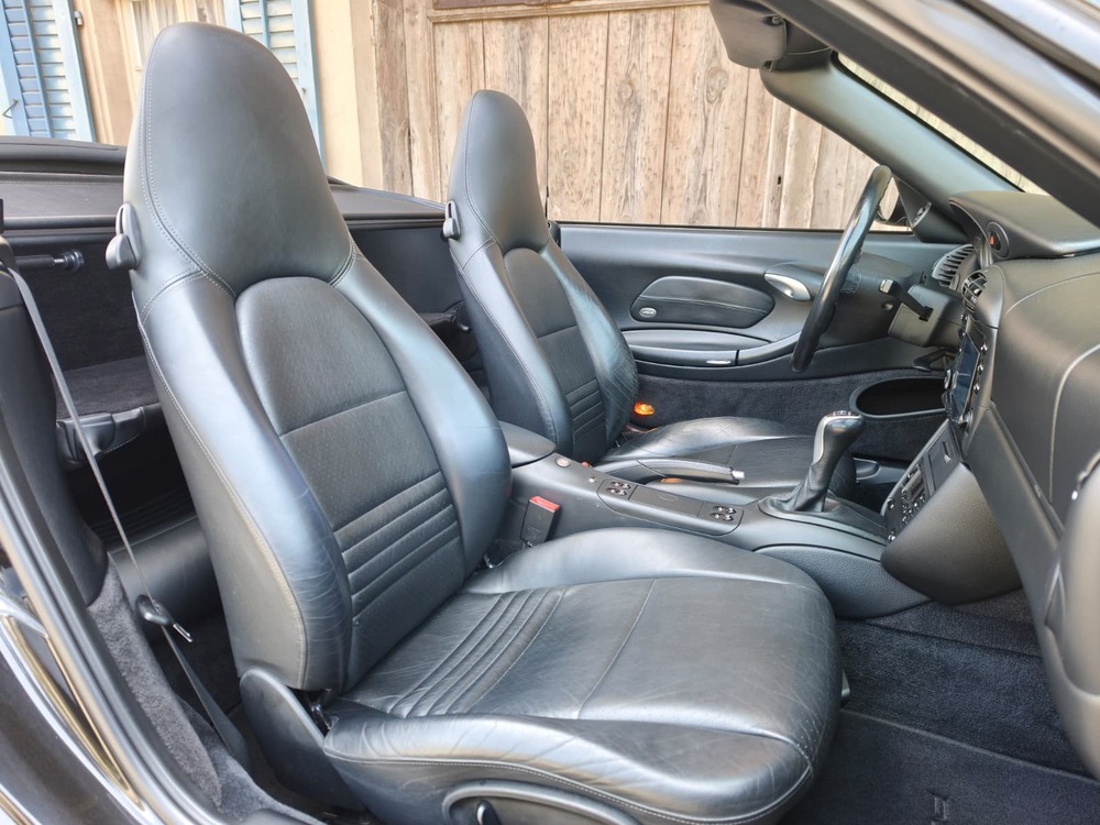 PORSCHE 911 Carrera-image-7